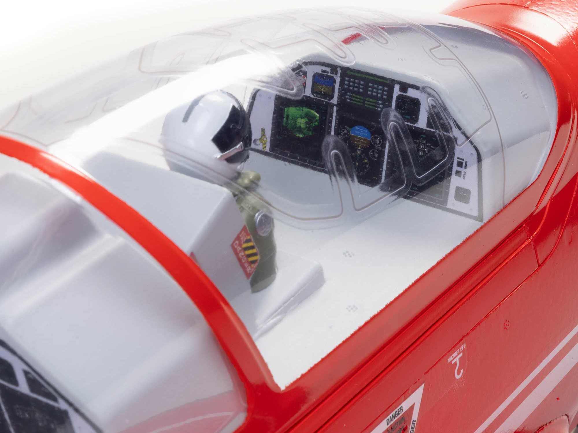 Pilatus PC-21 1.3m BNF Basic with AS3X+ and SAFE Select-11