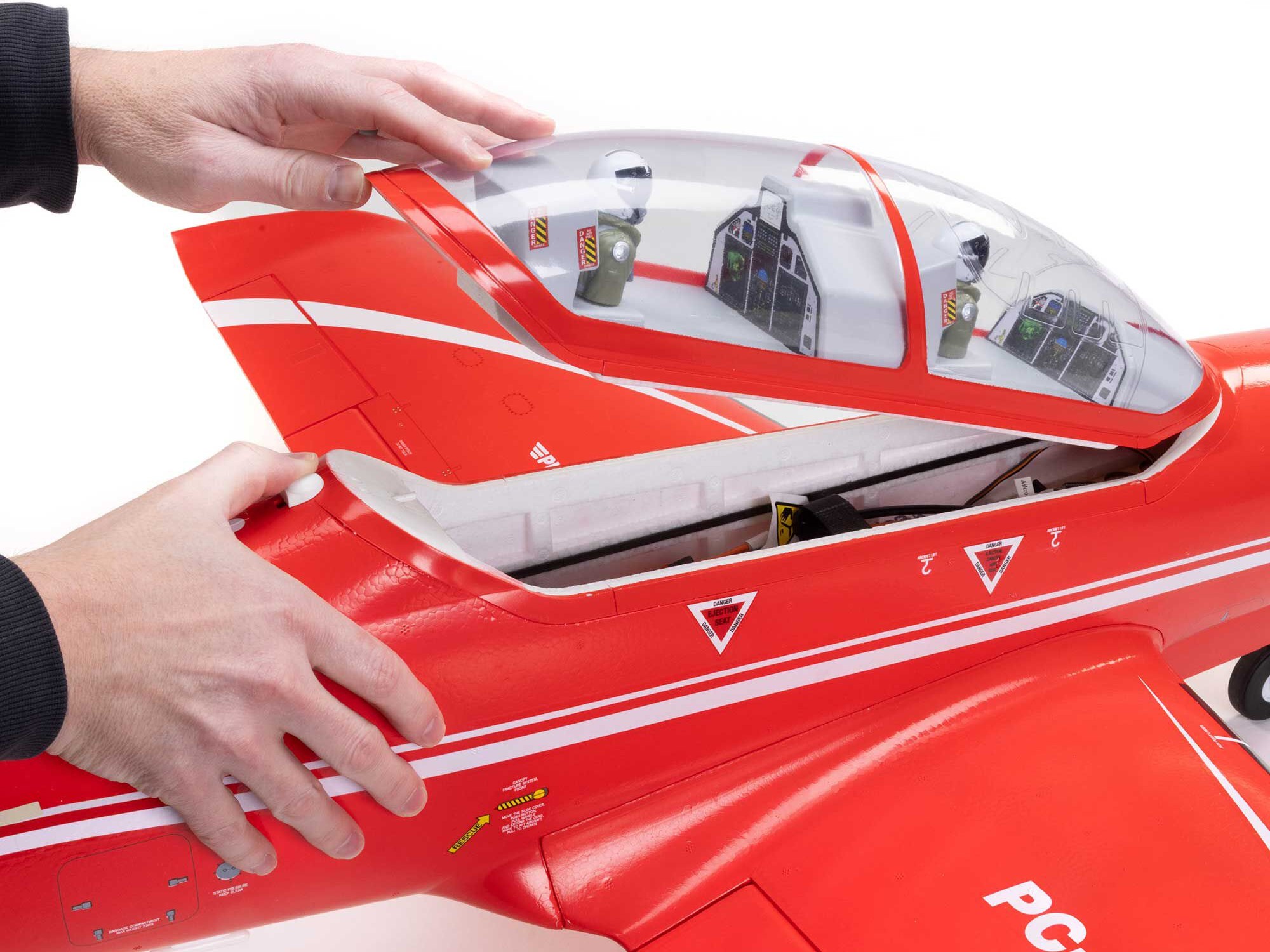 Pilatus PC-21 1.3m PNP-16
