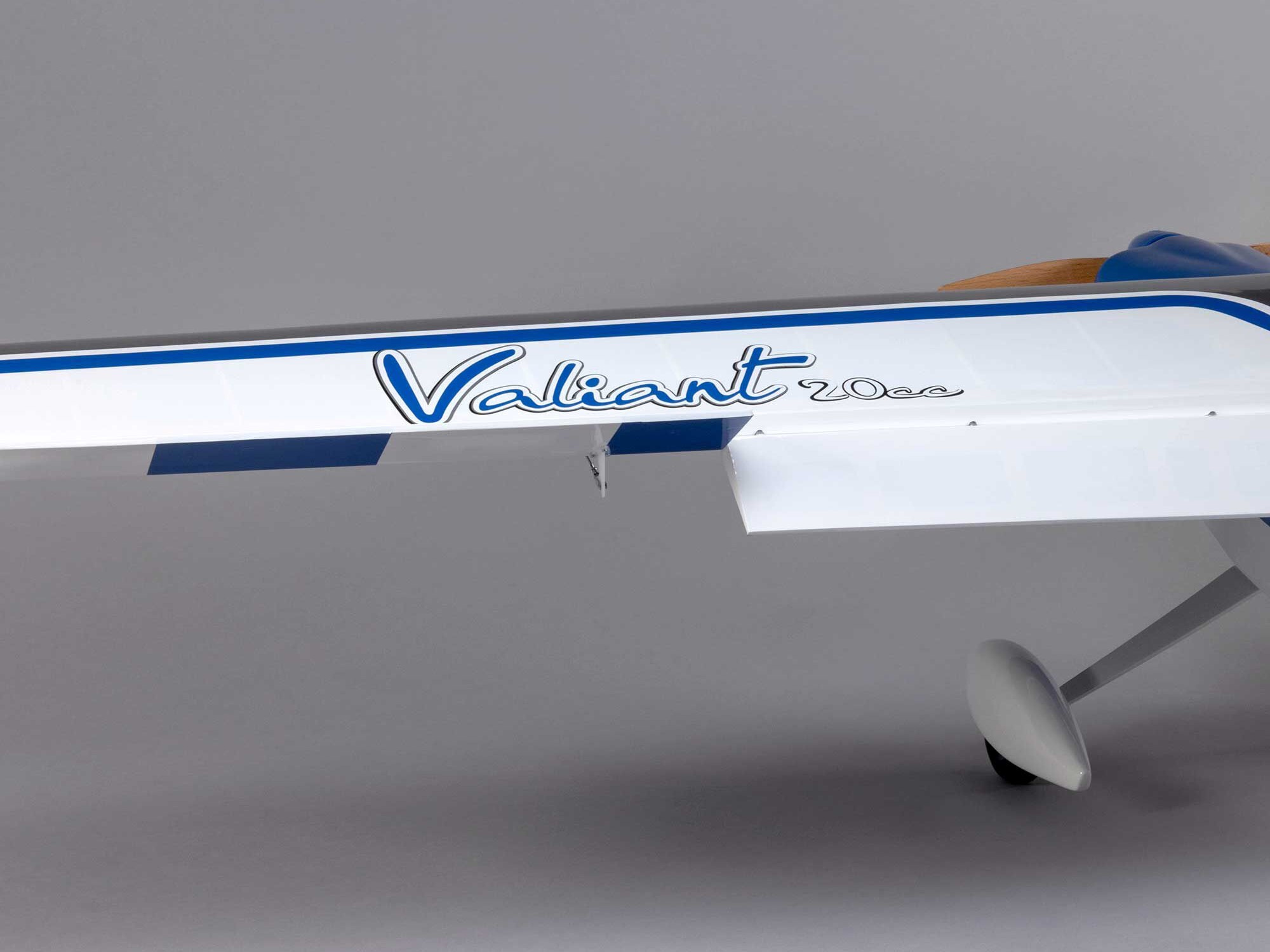 Valiant 20cc EP PNP, 86.5"-19