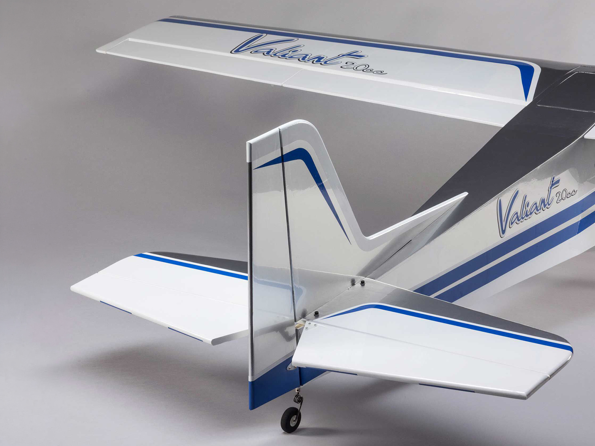 Valiant 20cc EP PNP, 86.5"-21