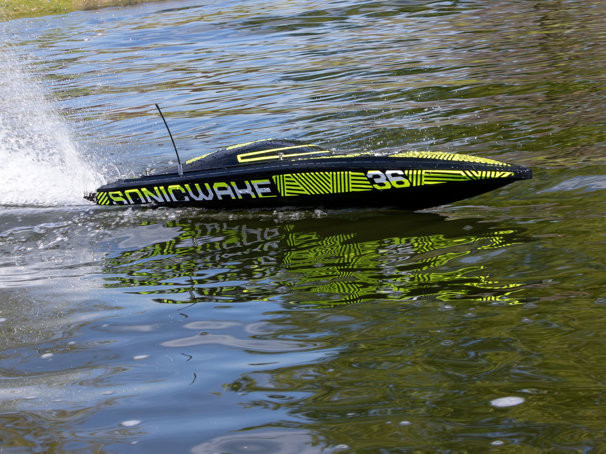 Sonicwake 36" V3 Self-Righting V-Hull Boat RTR, Black-25