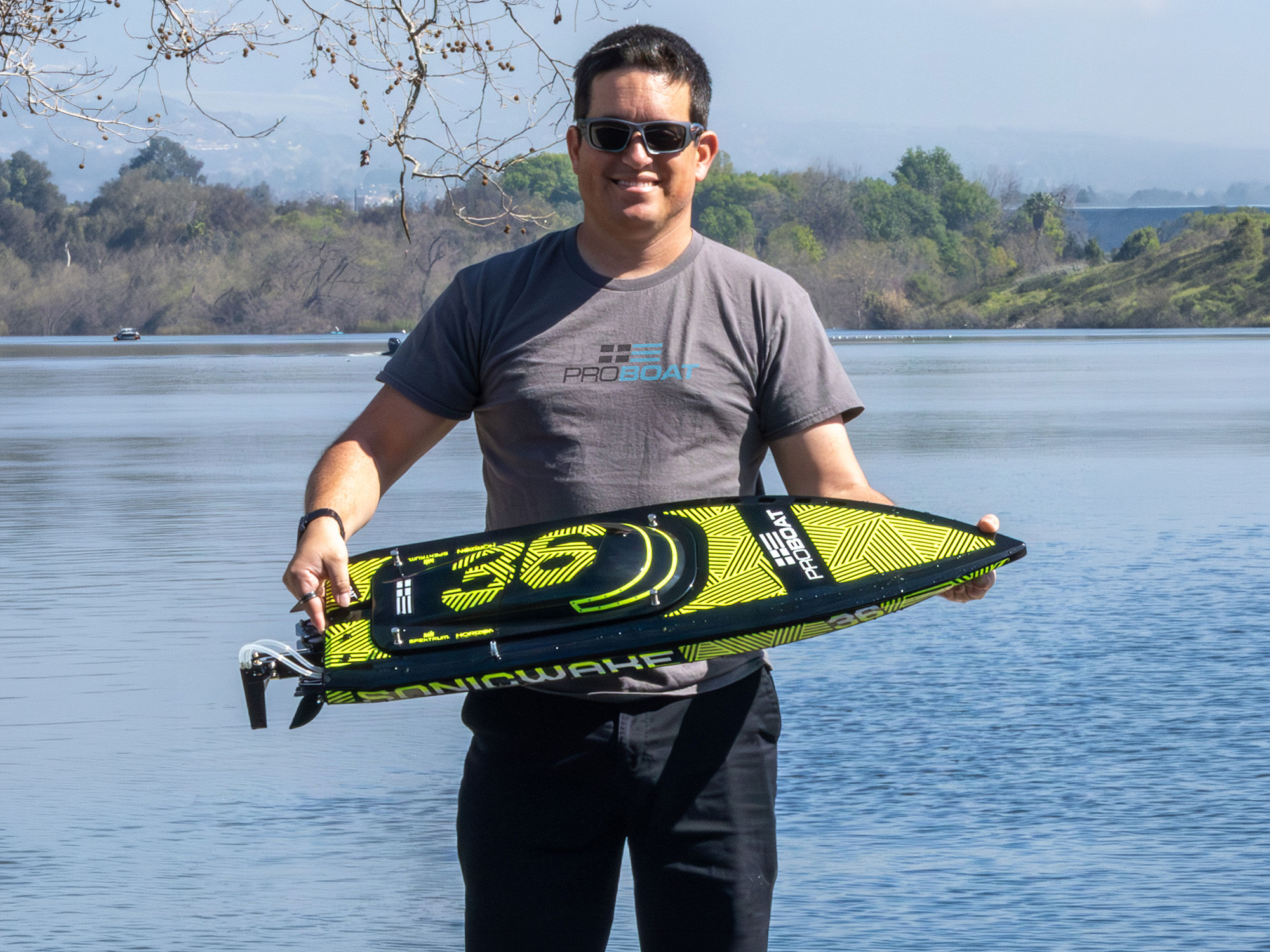 Sonicwake 36" V3 Self-Righting V-Hull Boat RTR, Black-30