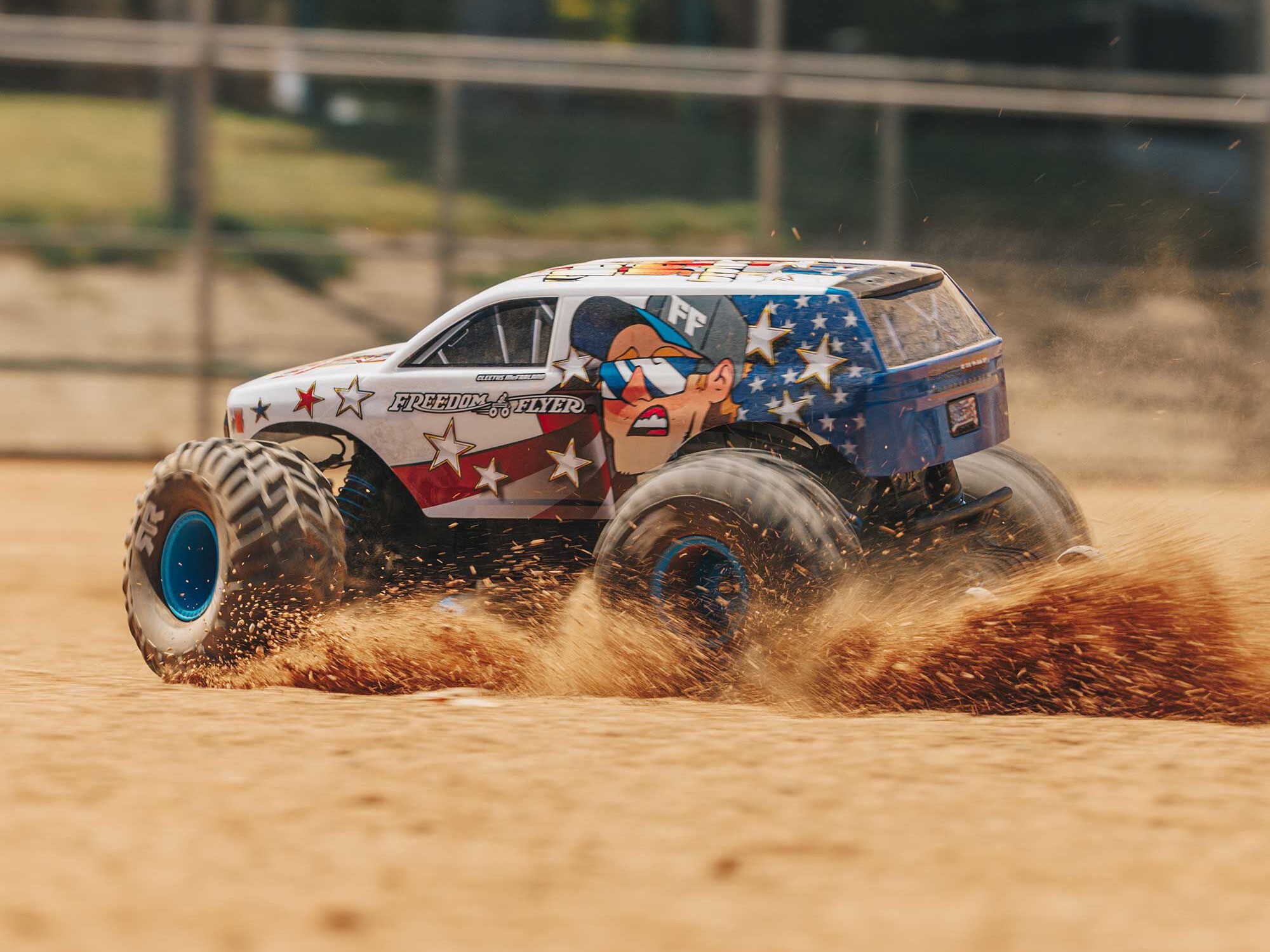 1/10 FREEDOM FLYER 223S 2WD RTR Brushless Monster Truck (Bat-24