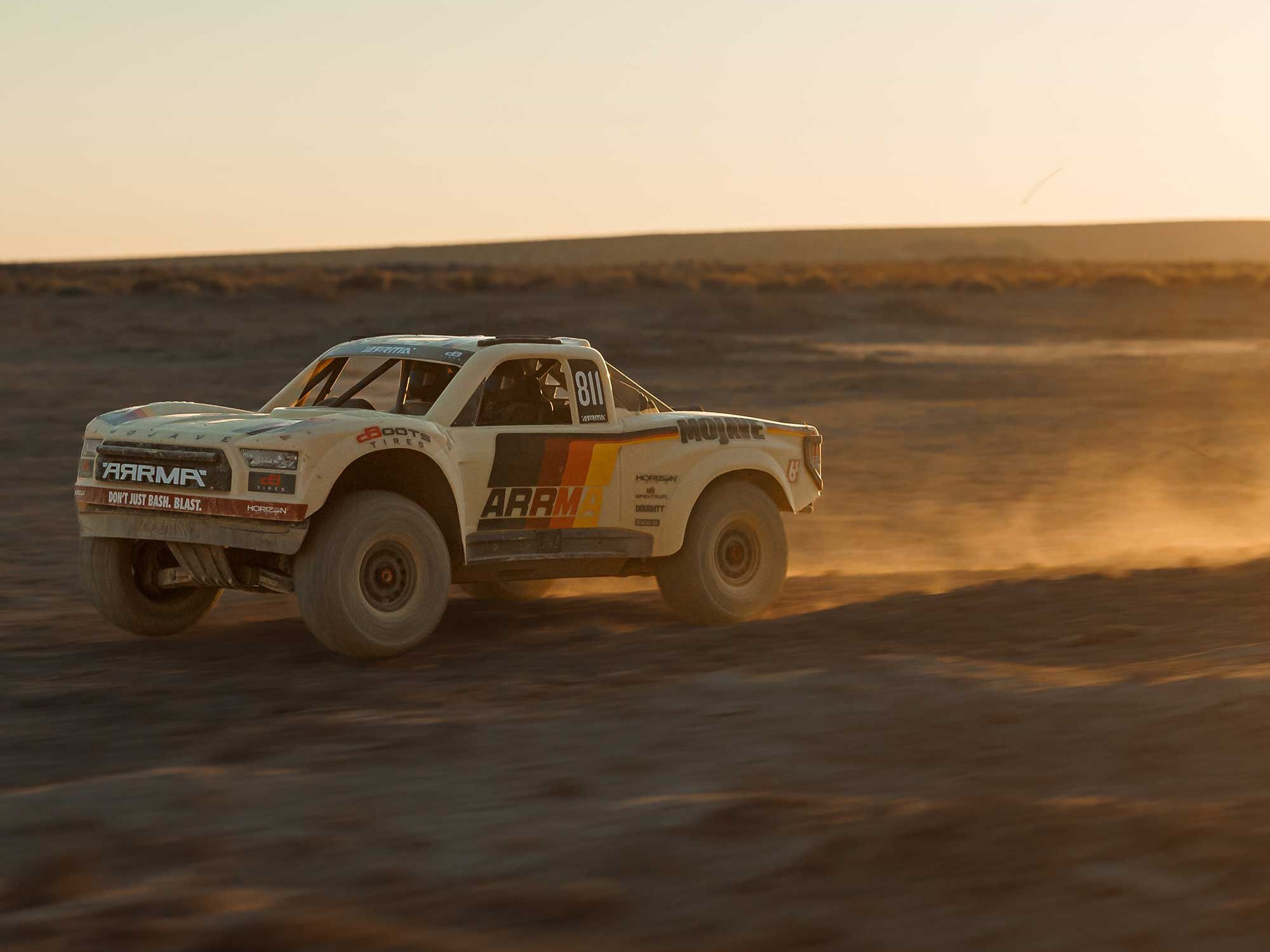 1/7 MOJAVE 6S 4X4 RTR Brushless Desert Truck, Beige-26