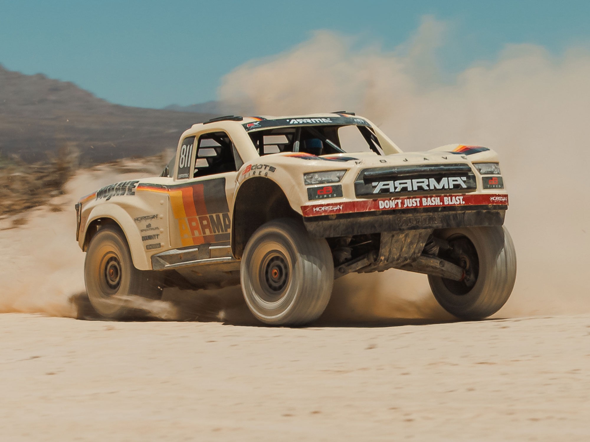 1/7 MOJAVE 6S 4X4 RTR Brushless Desert Truck, Beige-28