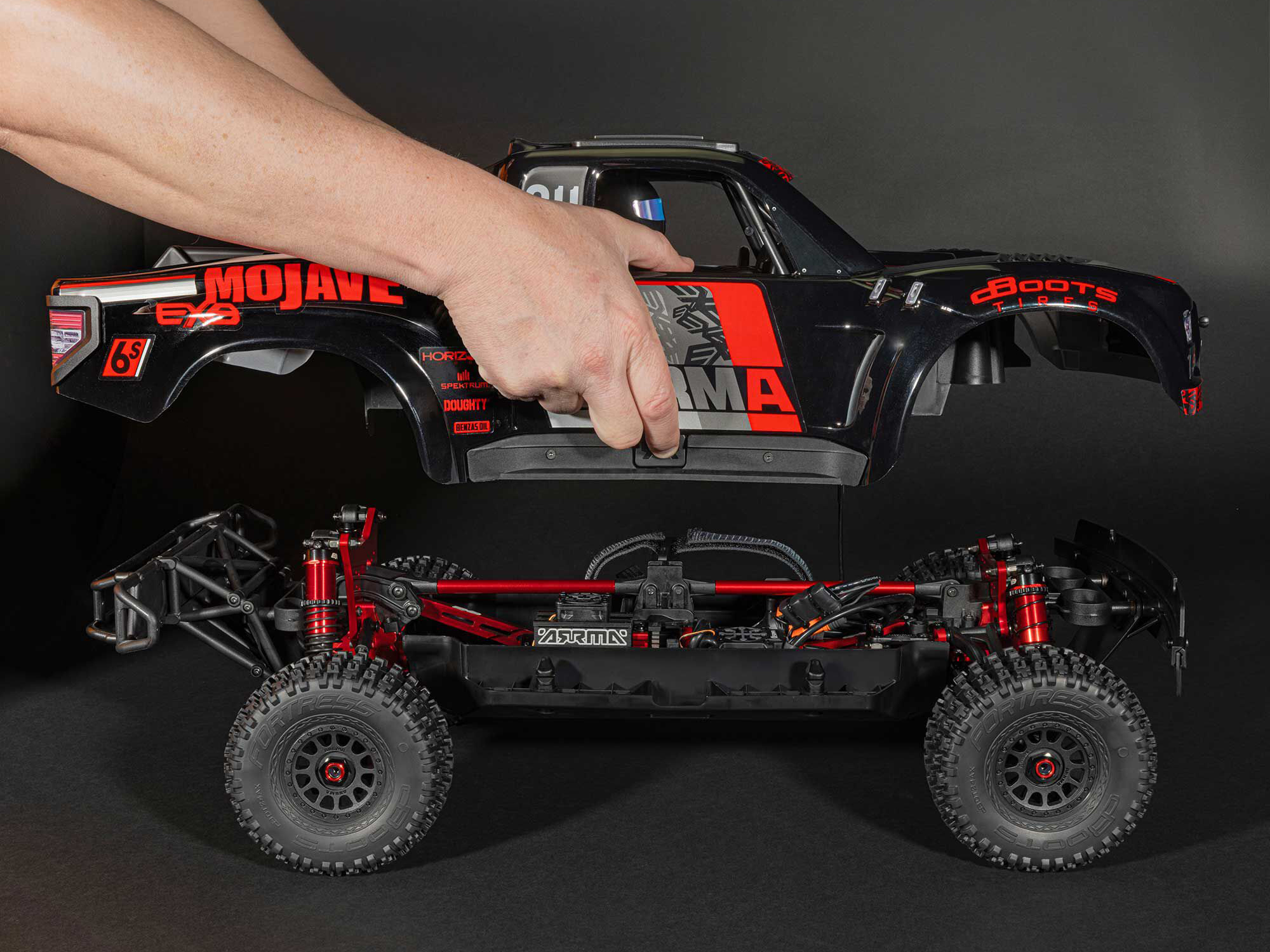 1/7 MOJAVE 6S EXB 4X4 RTR Brushless Desert Truck, Black-11