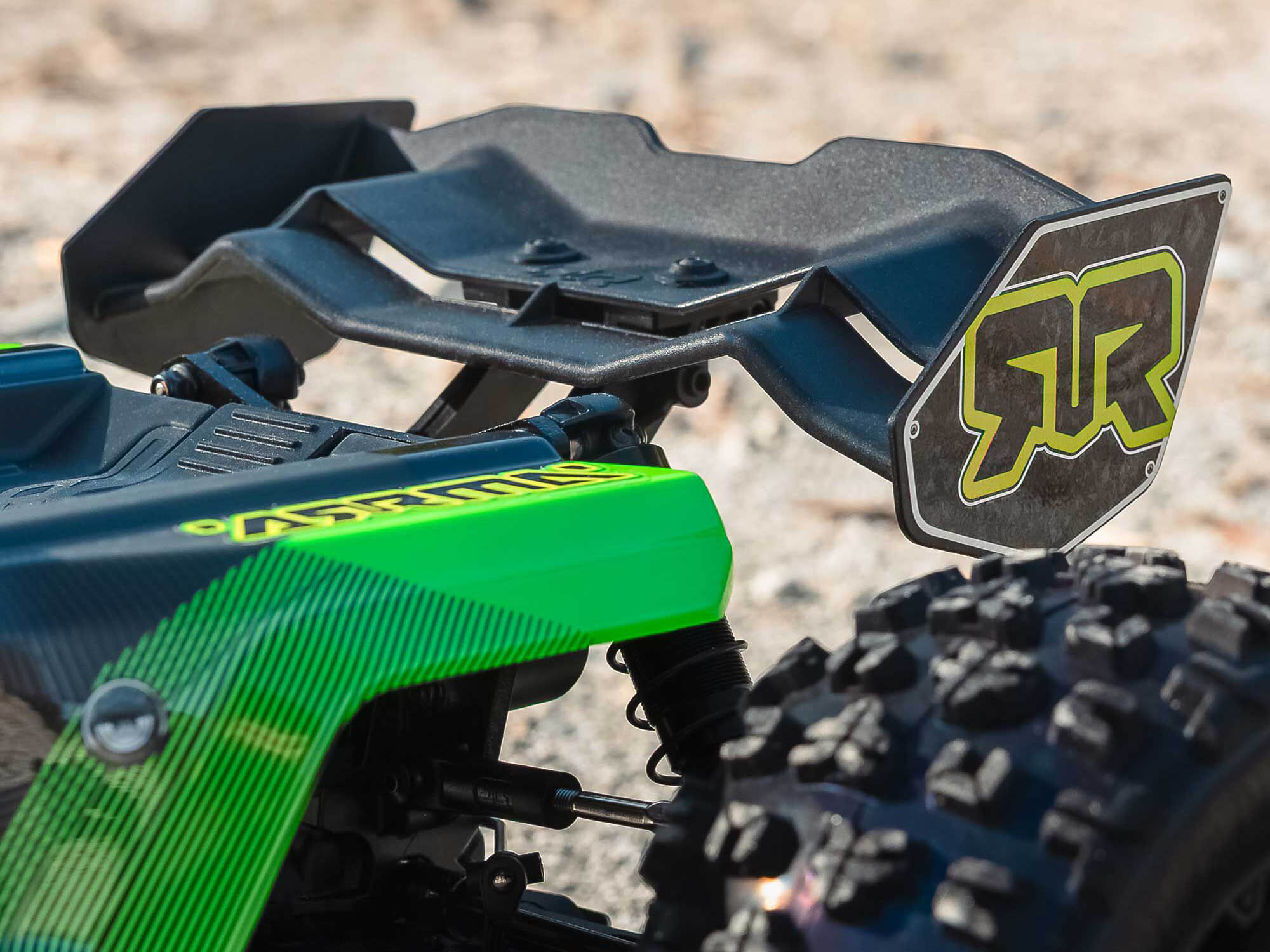 1/8 KRATON 6S V6 4X4 BLX Speed Monster Truck RTR Green/Black-16