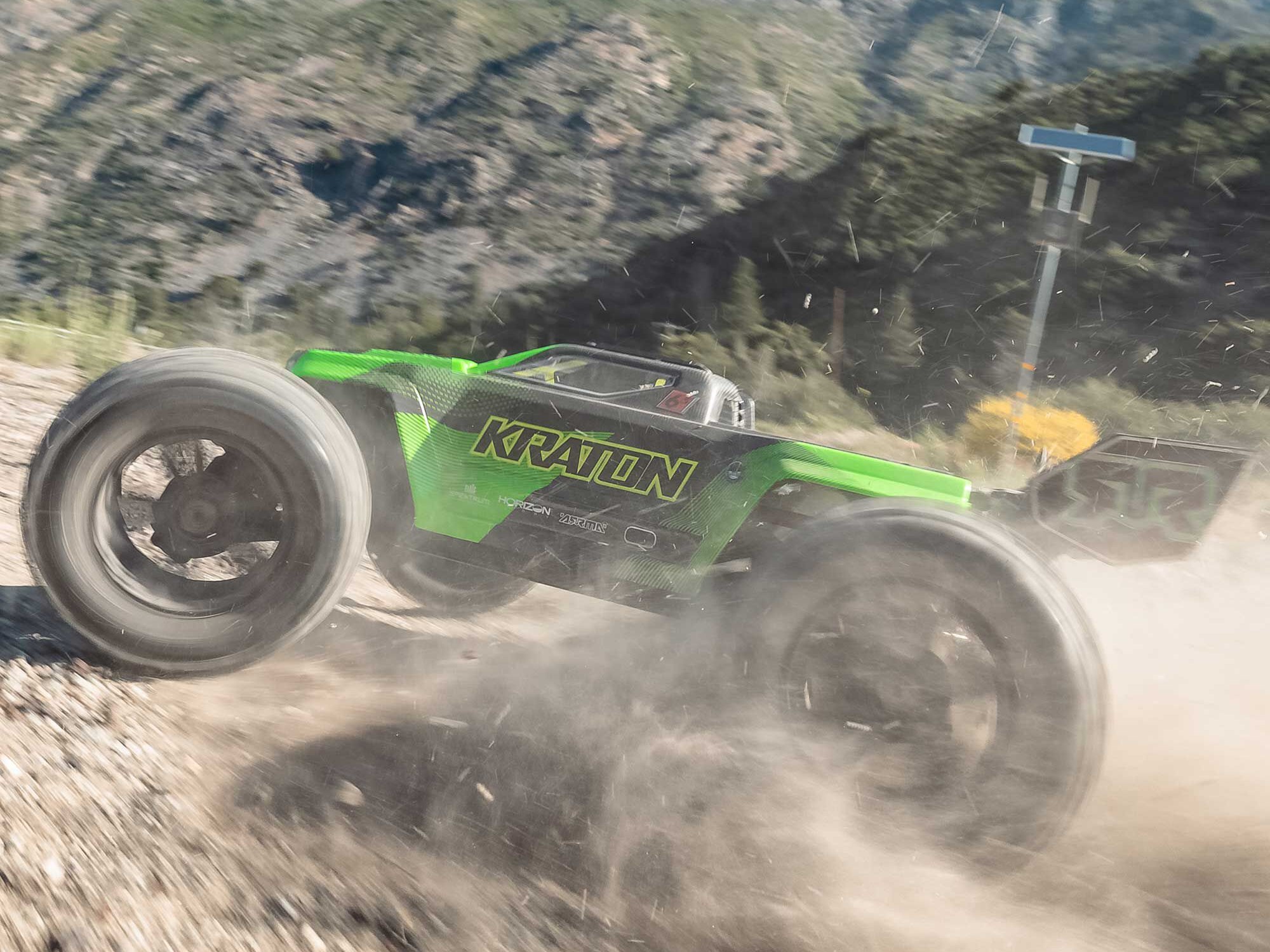 1/8 KRATON 6S V6 4X4 BLX Speed Monster Truck RTR Green/Black-23