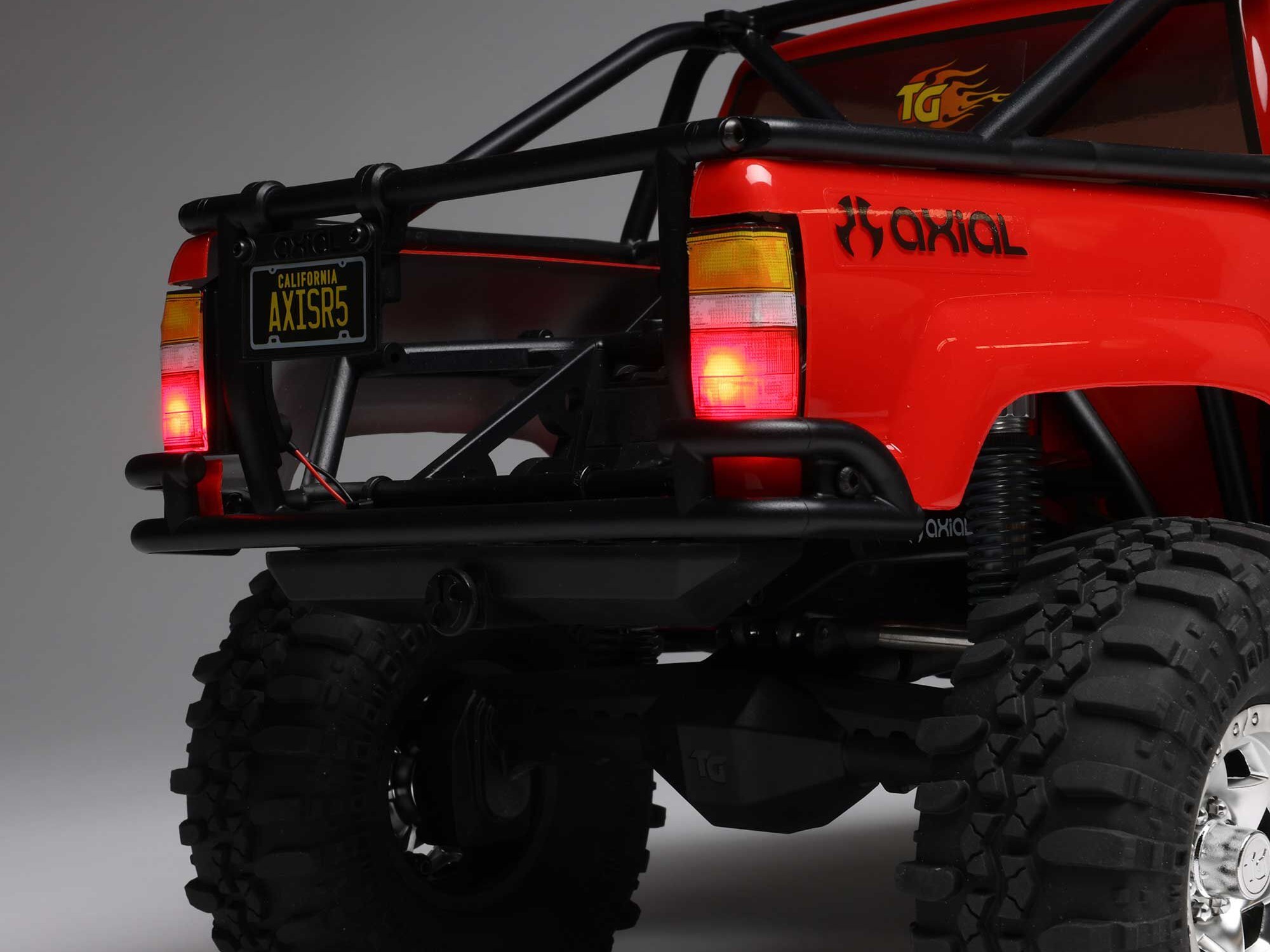 1/10 SCX10 III 1987 Toyota SR5 4X4 RTR Brushed Rock Crawler - Red-20