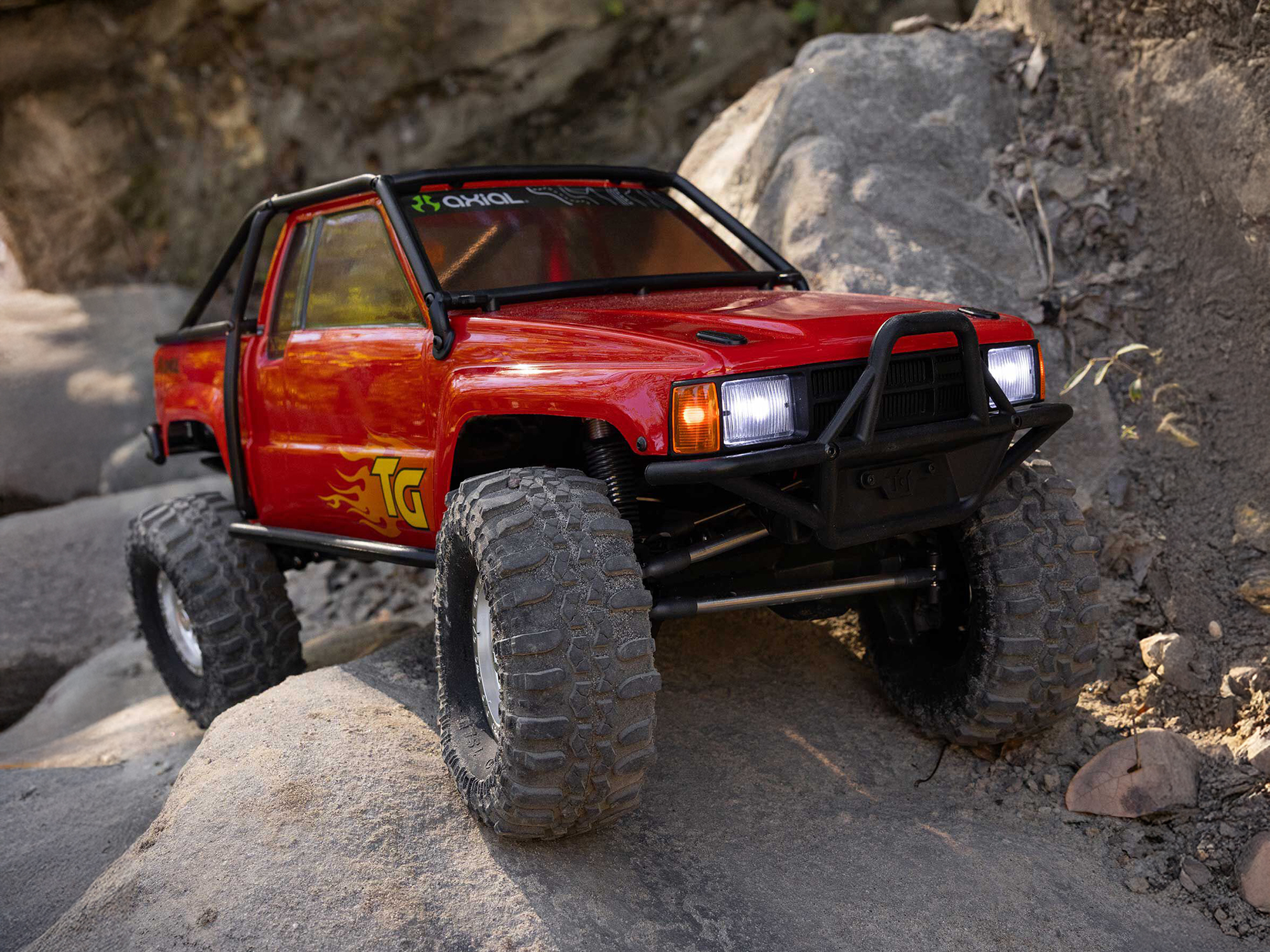 1/10 SCX10 III 1987 Toyota SR5 4X4 RTR Brushed Rock Crawler - Red-23