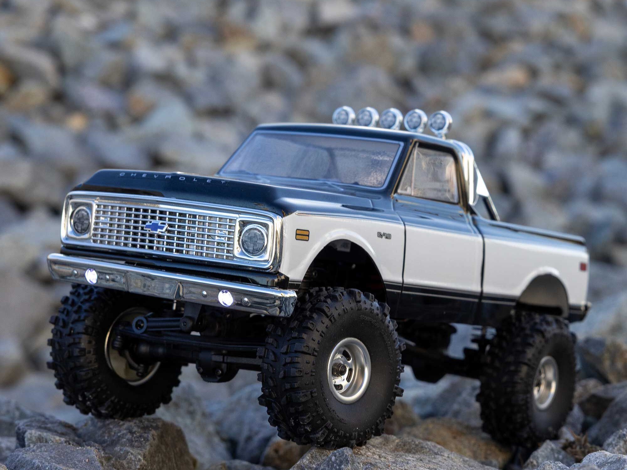 1/24 SCX24 1971 Chevrolet C10 4WD Truck RTR, Black-25