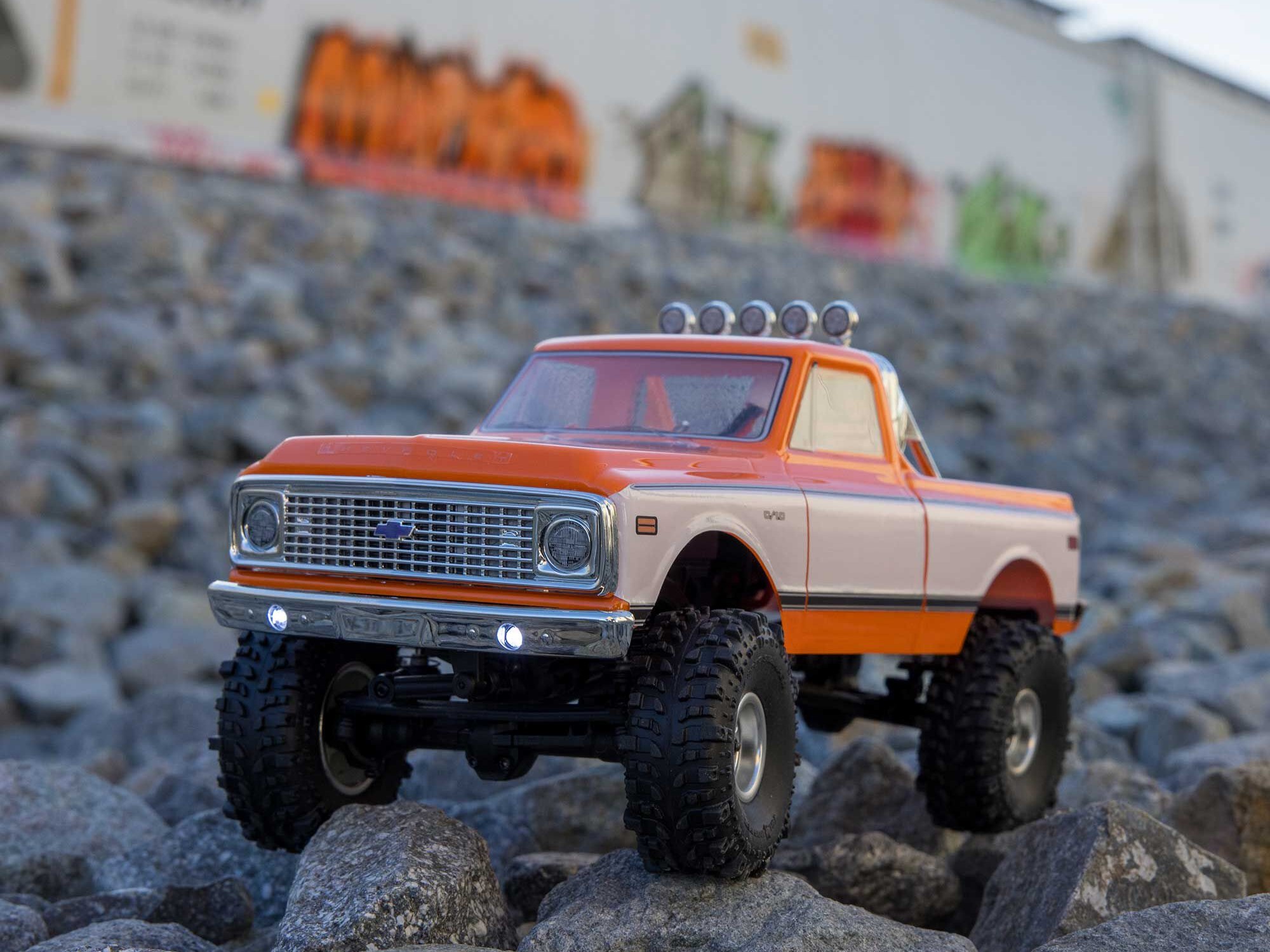1/24 SCX24 1971 Chevrolet C10 4WD Truck RTR, Orange-25