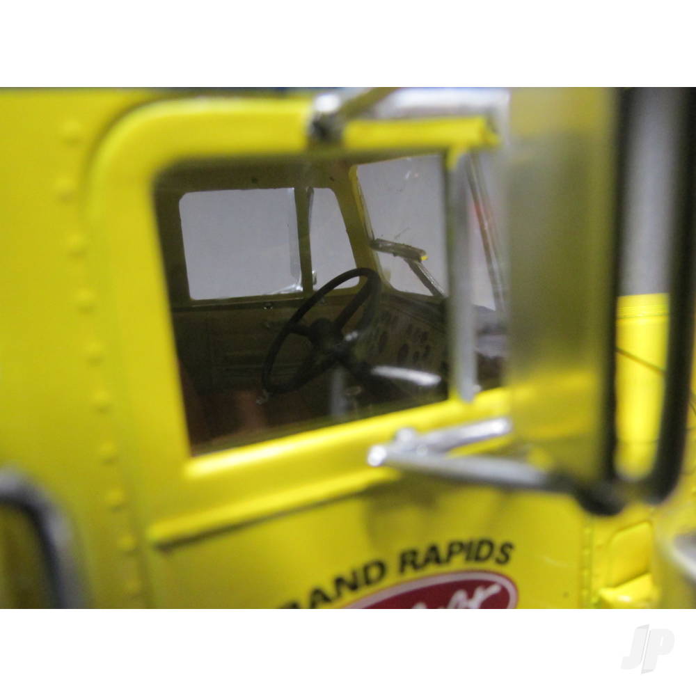 Peterbilt 359 Wrecker-6