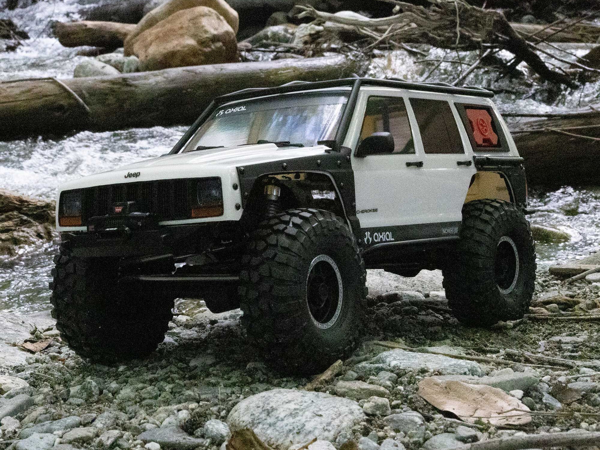 1/10 SCX10 III Jeep Cherokee XJ 4X4 RTR Rock Crawler, White-24