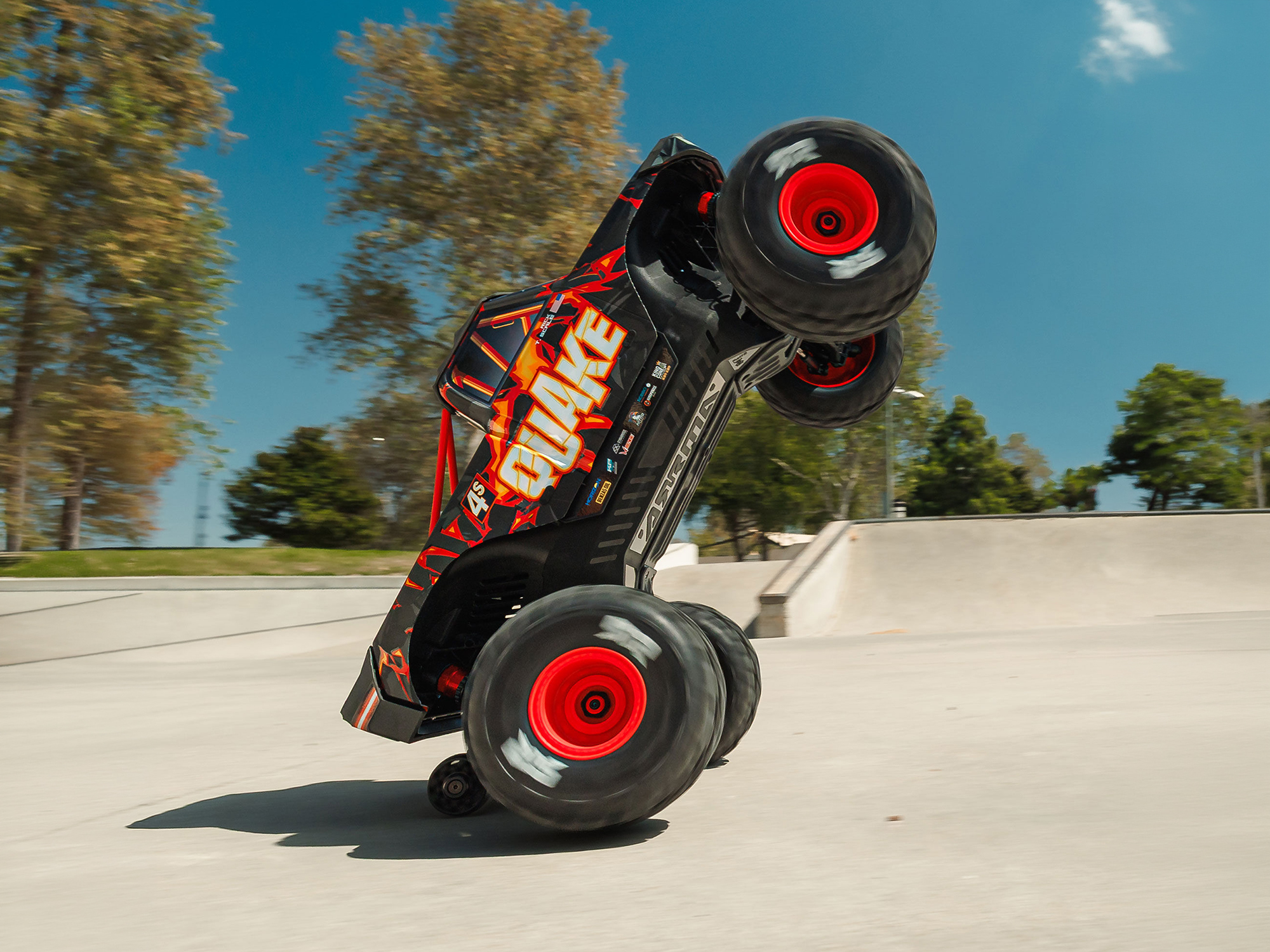 1/8 QUAKE 4S DSC 4X4 RTR Monster Truck, Black/Red-18