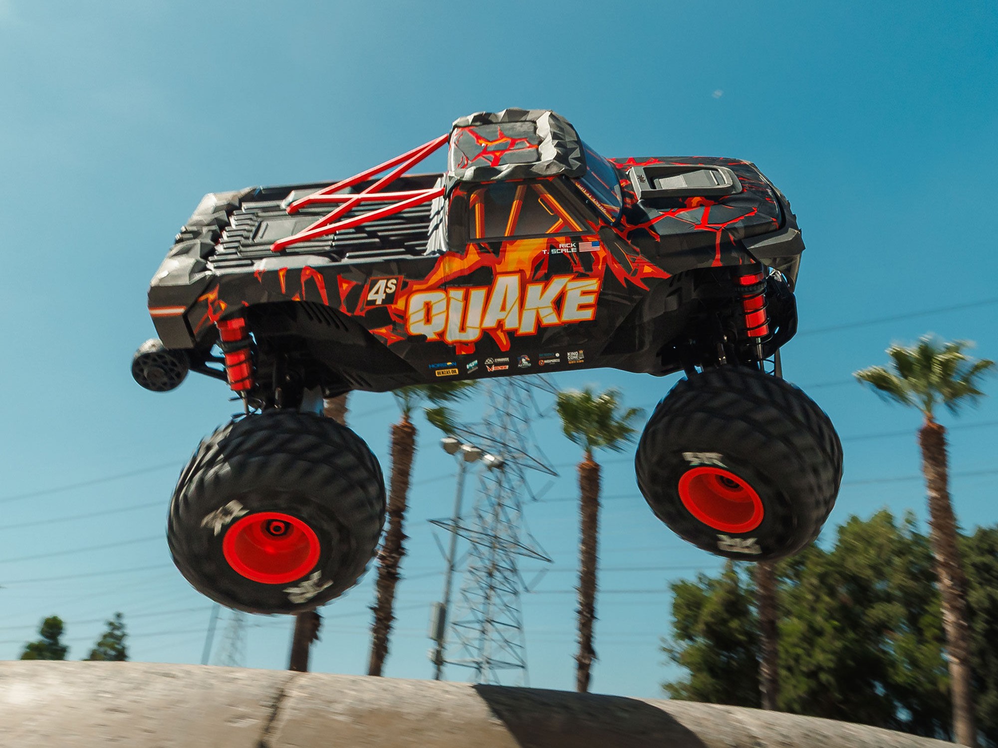 1/8 QUAKE 4S DSC 4X4 RTR Monster Truck, Black/Red-19