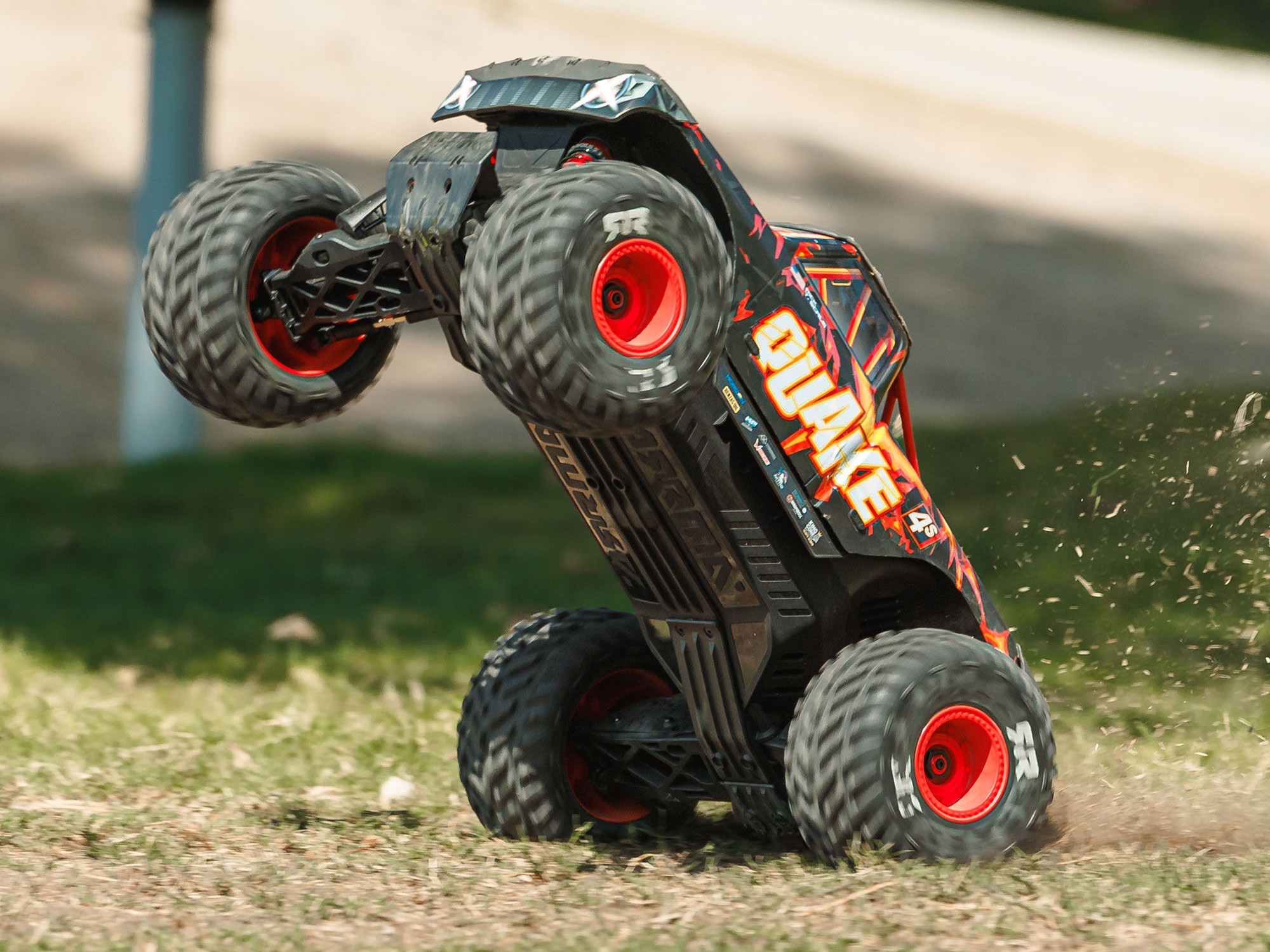 1/8 QUAKE 4S DSC 4X4 RTR Monster Truck, Black/Red-21