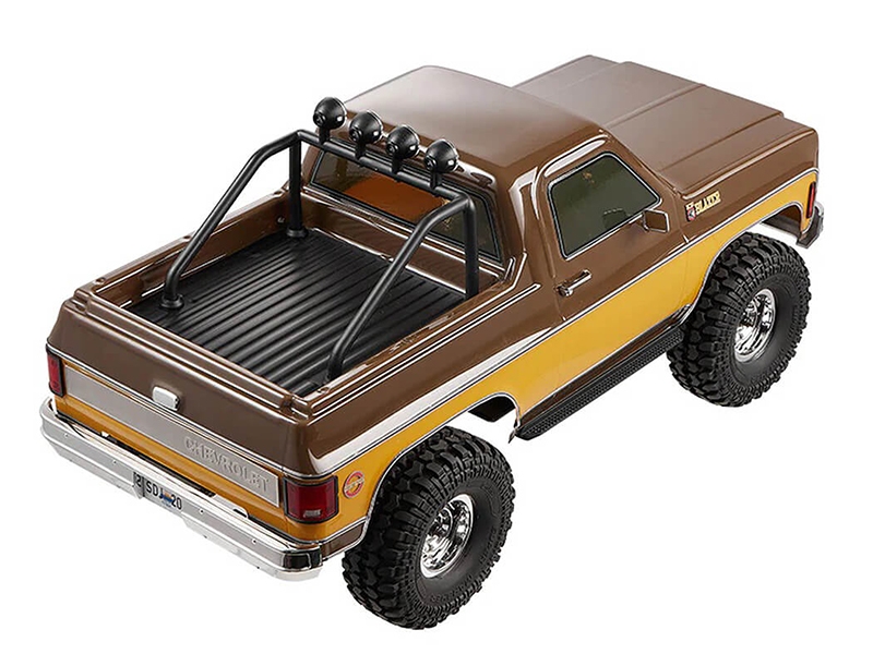 FMS FCX10 1:10 Chevrolet K5 Blazer RS Brown-3