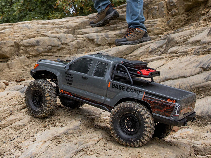Axial 1/10 SCX10 III Base Camp 4X4 Rock Crawler RTR Grey-9