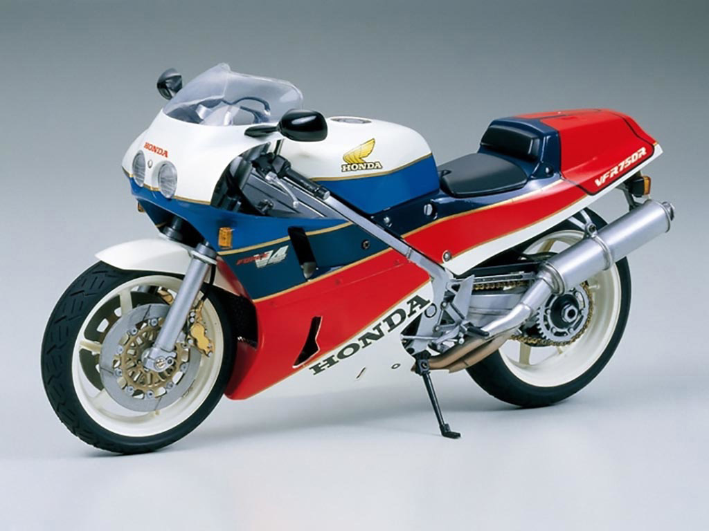 Tamiya HONDA VFR750R KIT