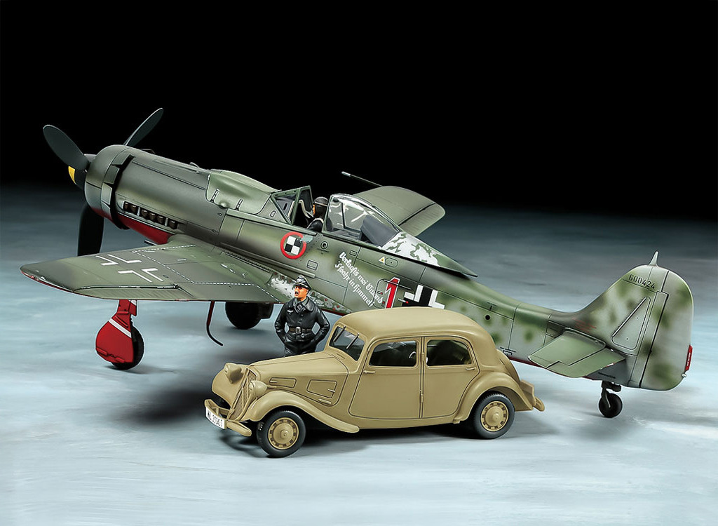 Tamiya 1/48 Fw190 D-9 JV44 Aircraft & 11CV Staff Car Set