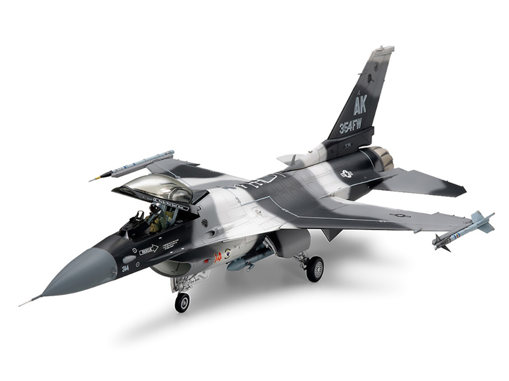 Tamiya F-16C/N 