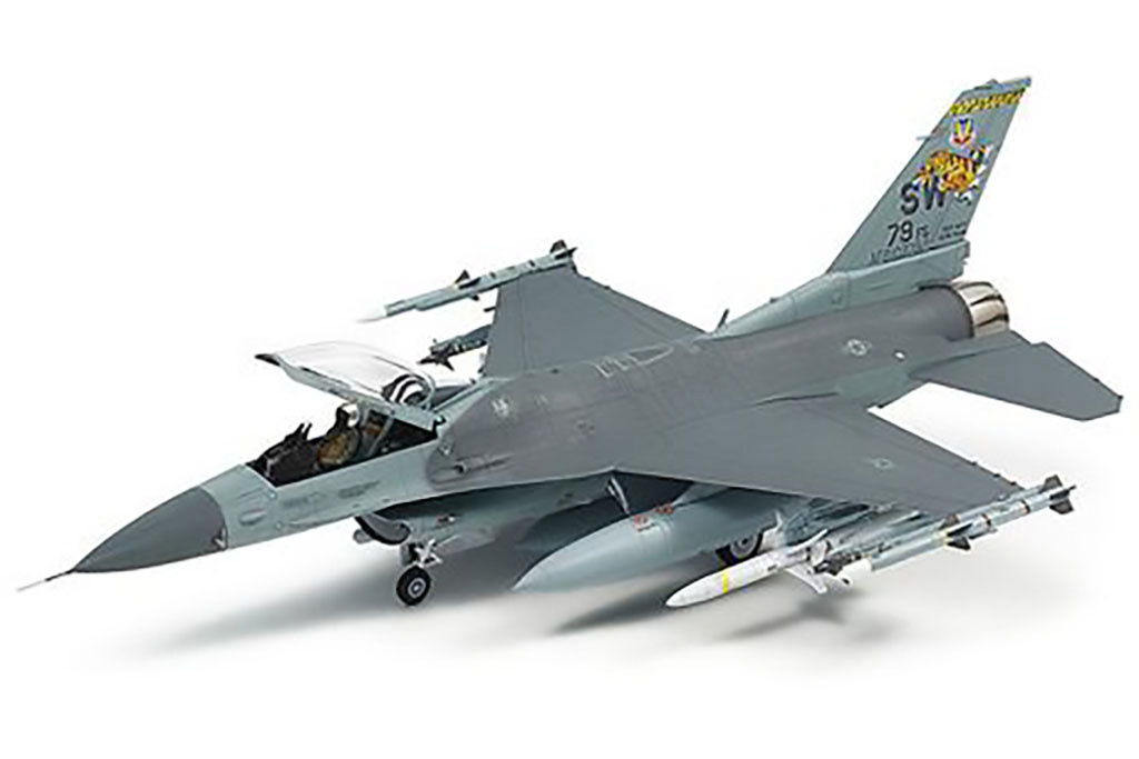 Tamiya 1/72 F-16 CJ FIGHTING FALCON - BLOCK 50 W/ FULL EQUIPMENT