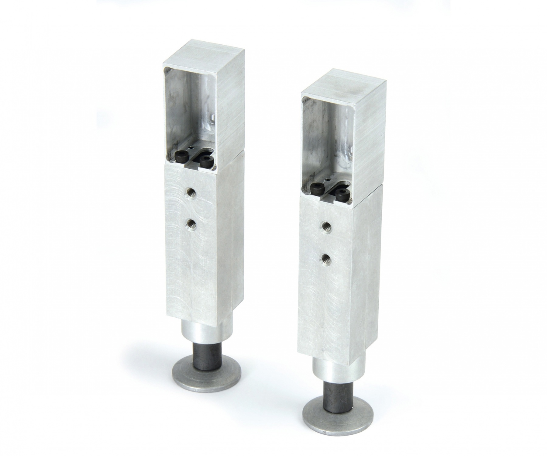 Carson 1:14 Carson Trailer E-Sup.Legs w/o Motor