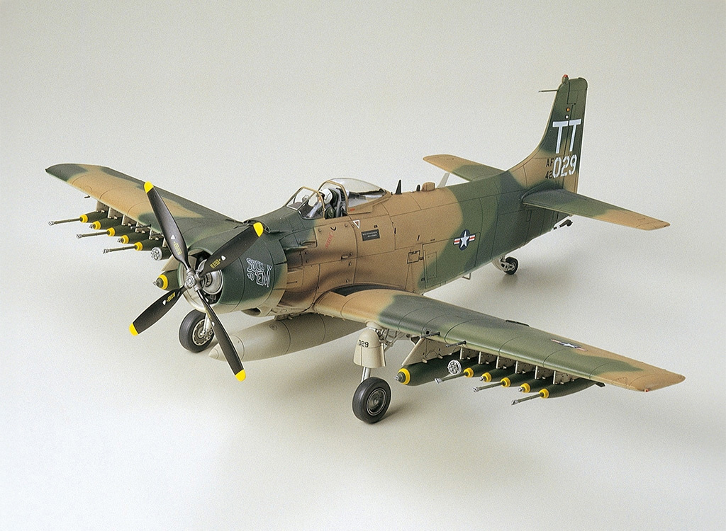tamiya-douglas-a-1j-skyraider-usaf
