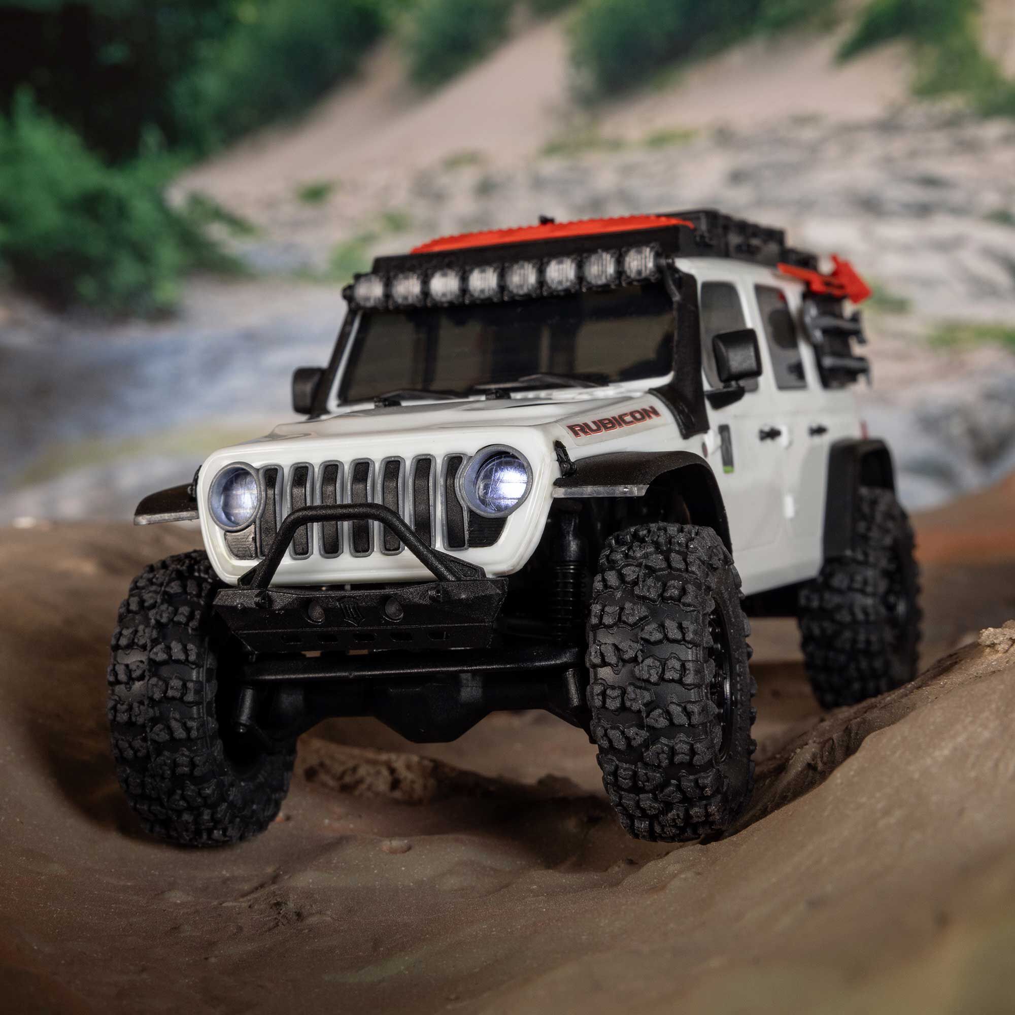 1-30-scx30-jeep-wrangler-jlu-4x4-rtrrock-crawler-white