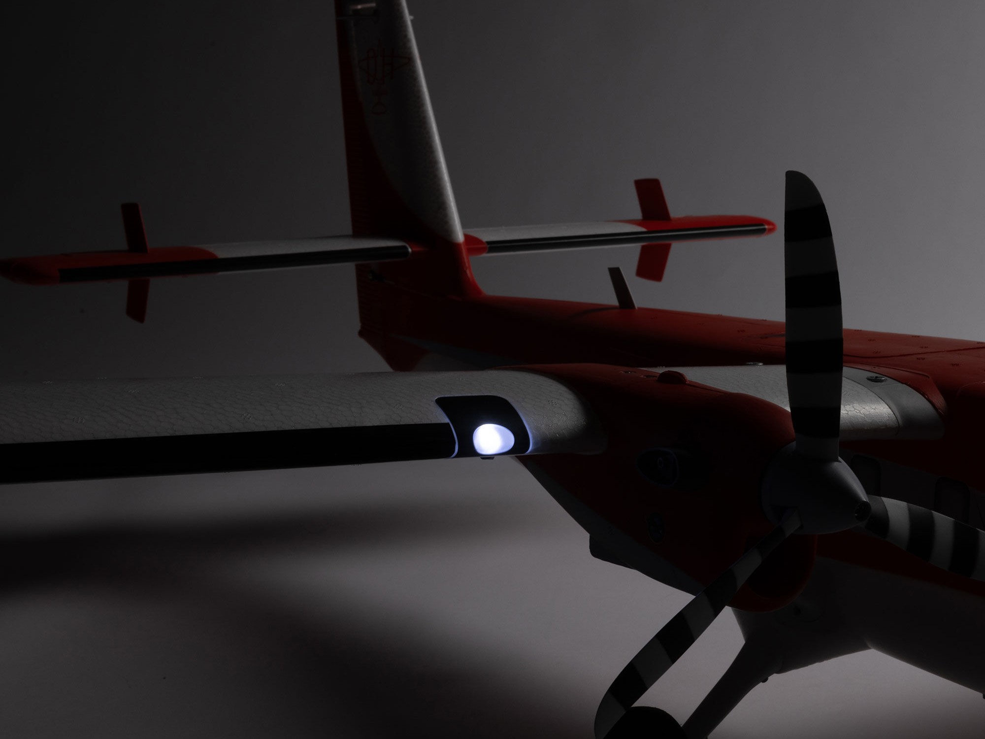 DHC-6 Twin Otter 1.4m PNP Combo with Floats-18