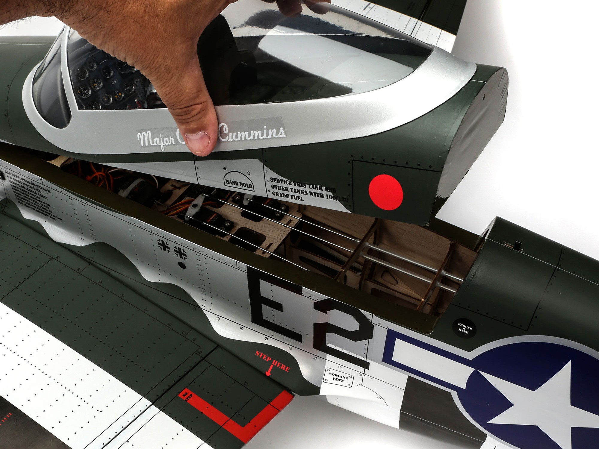 P-51D Mustang 20cc ARF, 69.5"-12