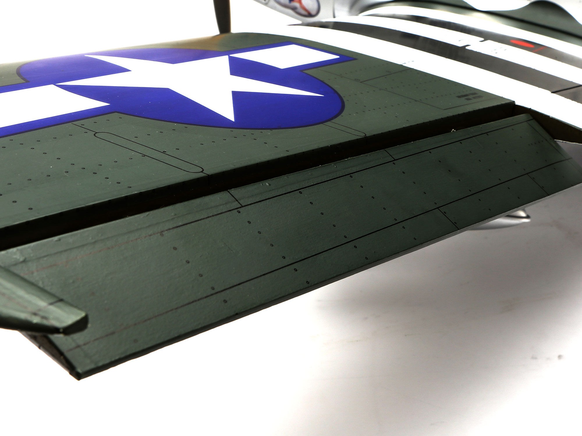 P-51D Mustang 20cc ARF, 69.5"-13