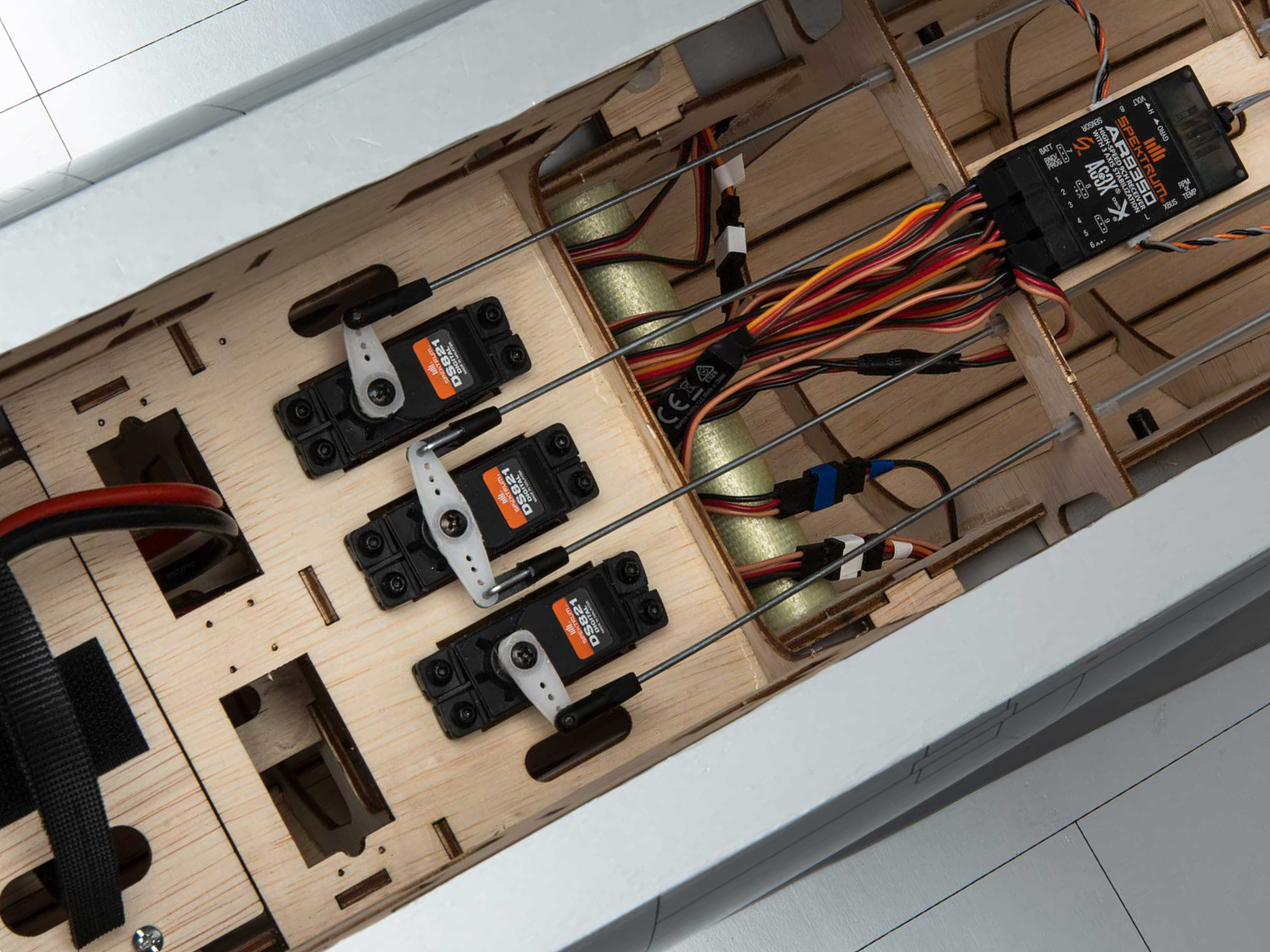 P-47D Thunderbolt 20cc ARF, 67"-11