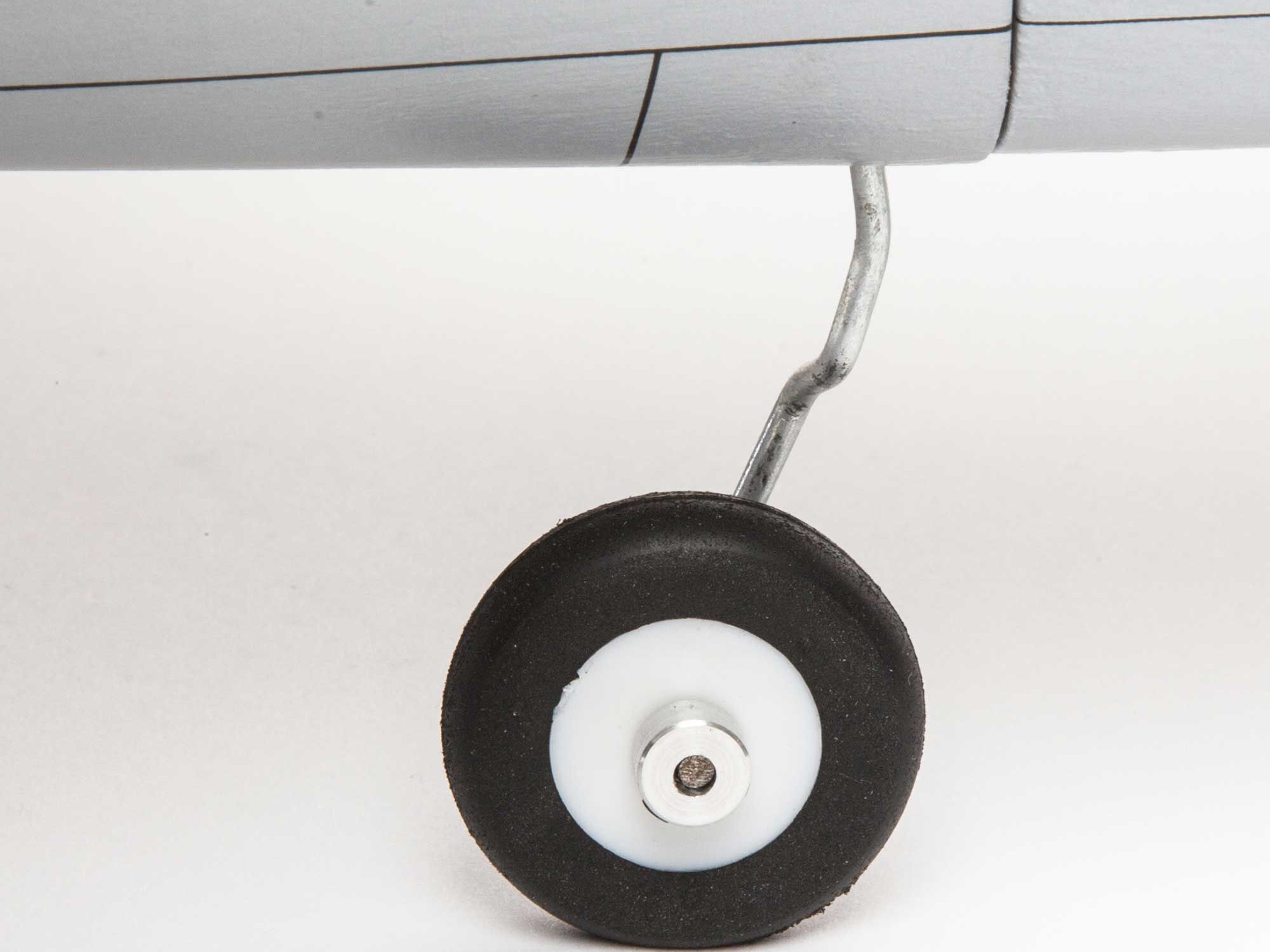 P-47D Thunderbolt 20cc ARF, 67"-18