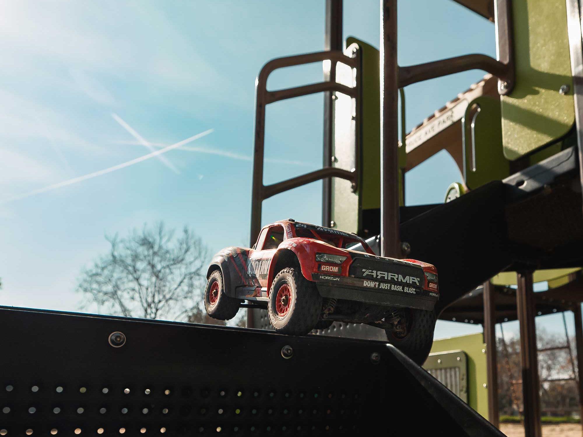 Arrma MOJAVE GROM MEGA 380 Brushed 4X4 Small Scale Desert Truck RTR - Red-20