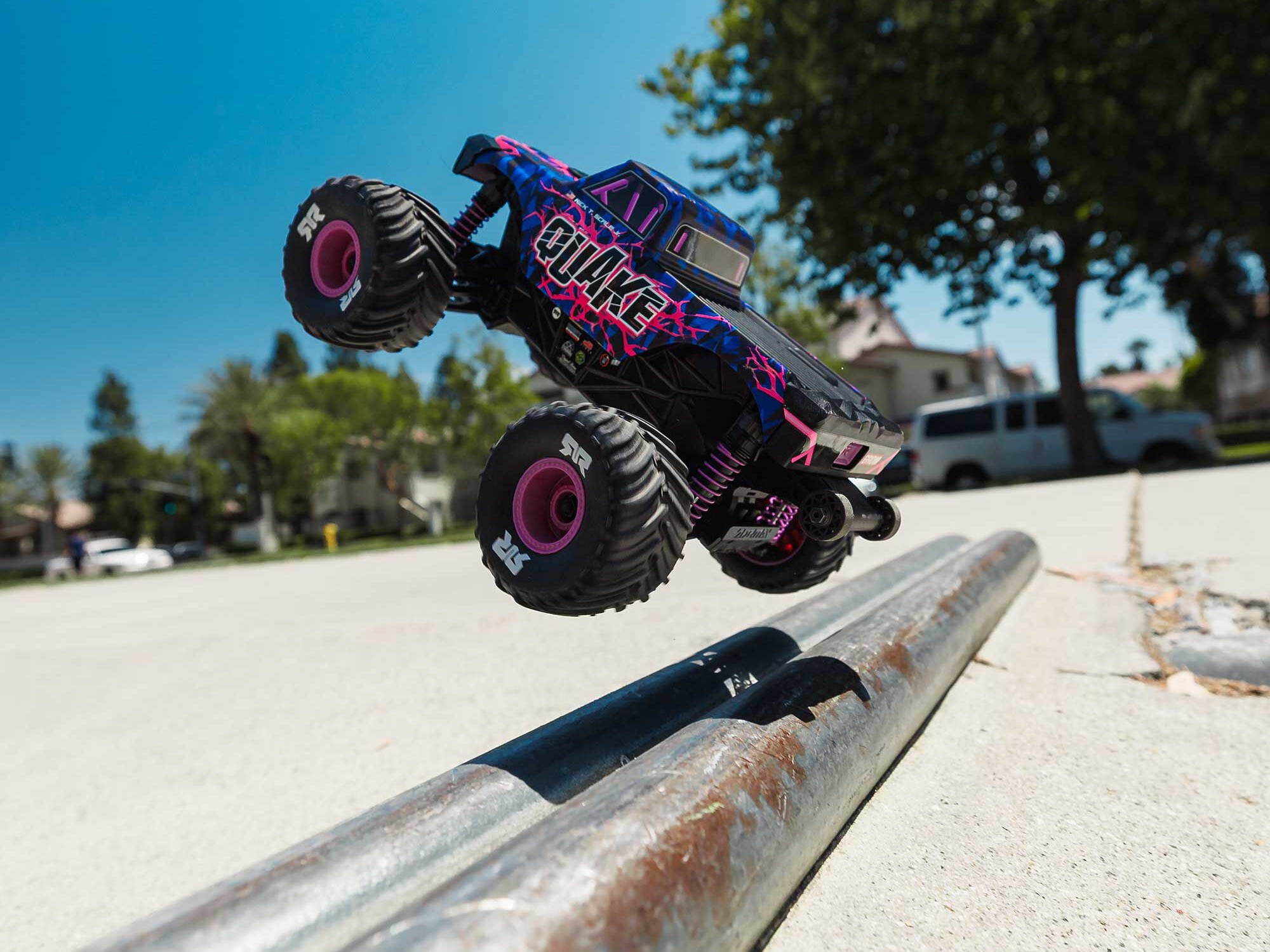 1/16 QUAKE GROM 4X4 RTR Monster Truck Purple-16