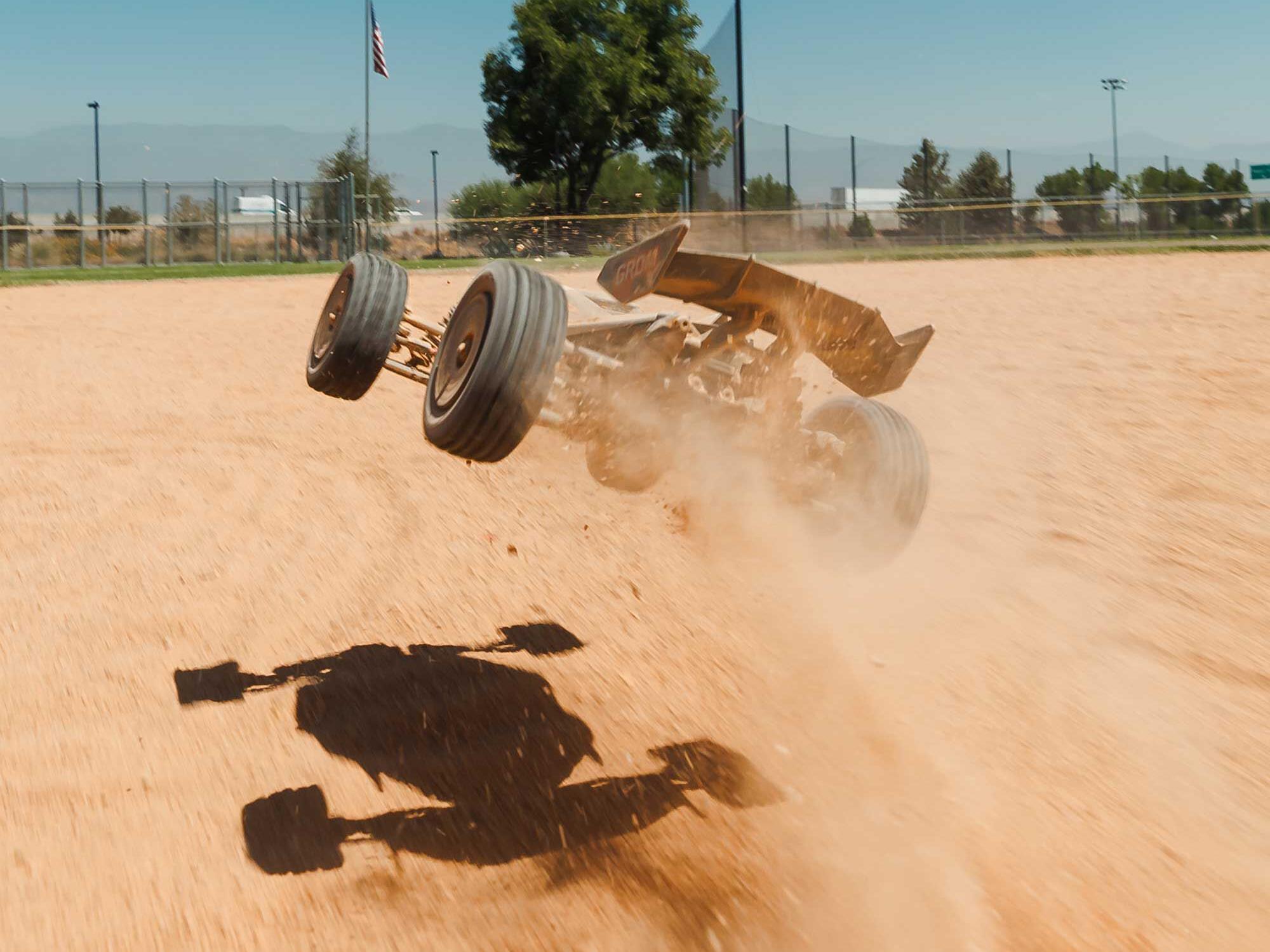 Arrma 1/18 Typhon GROM 223S BLX 4X4 Buggy (No Batt/Charg) Silver-21