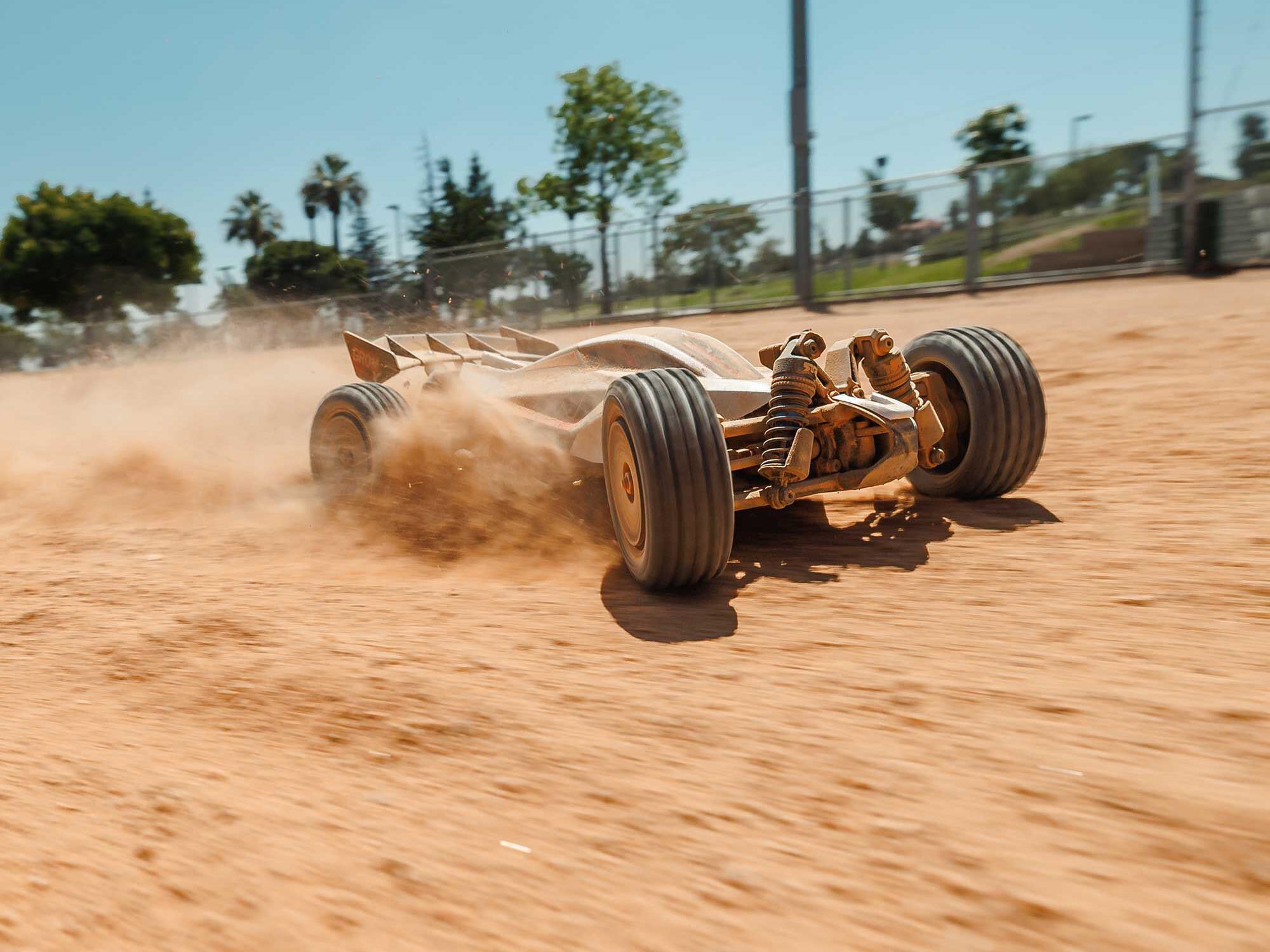 Arrma 1/18 Typhon GROM 223S BLX 4X4 Buggy (No Batt/Charg) Silver-27