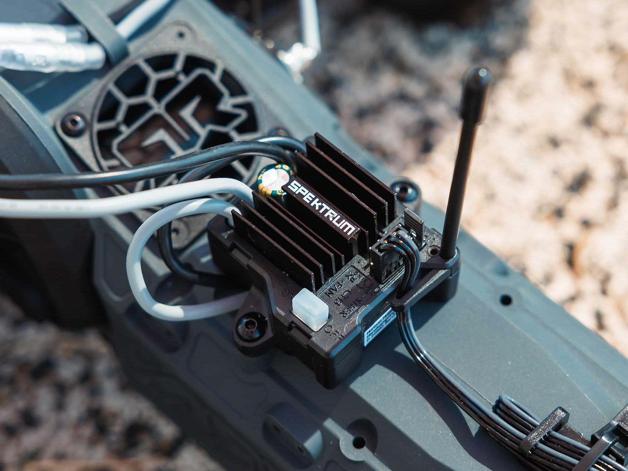 1/10 VORTEKS MEGA 550 4X2 ST ARTR (No Battery/Charger) Blue-12