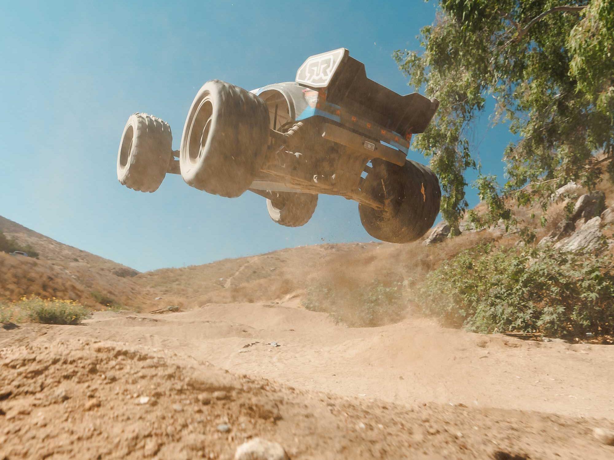 1/10 VORTEKS MEGA 550 4X2 ST ARTR (No Battery/Charger) Blue-18