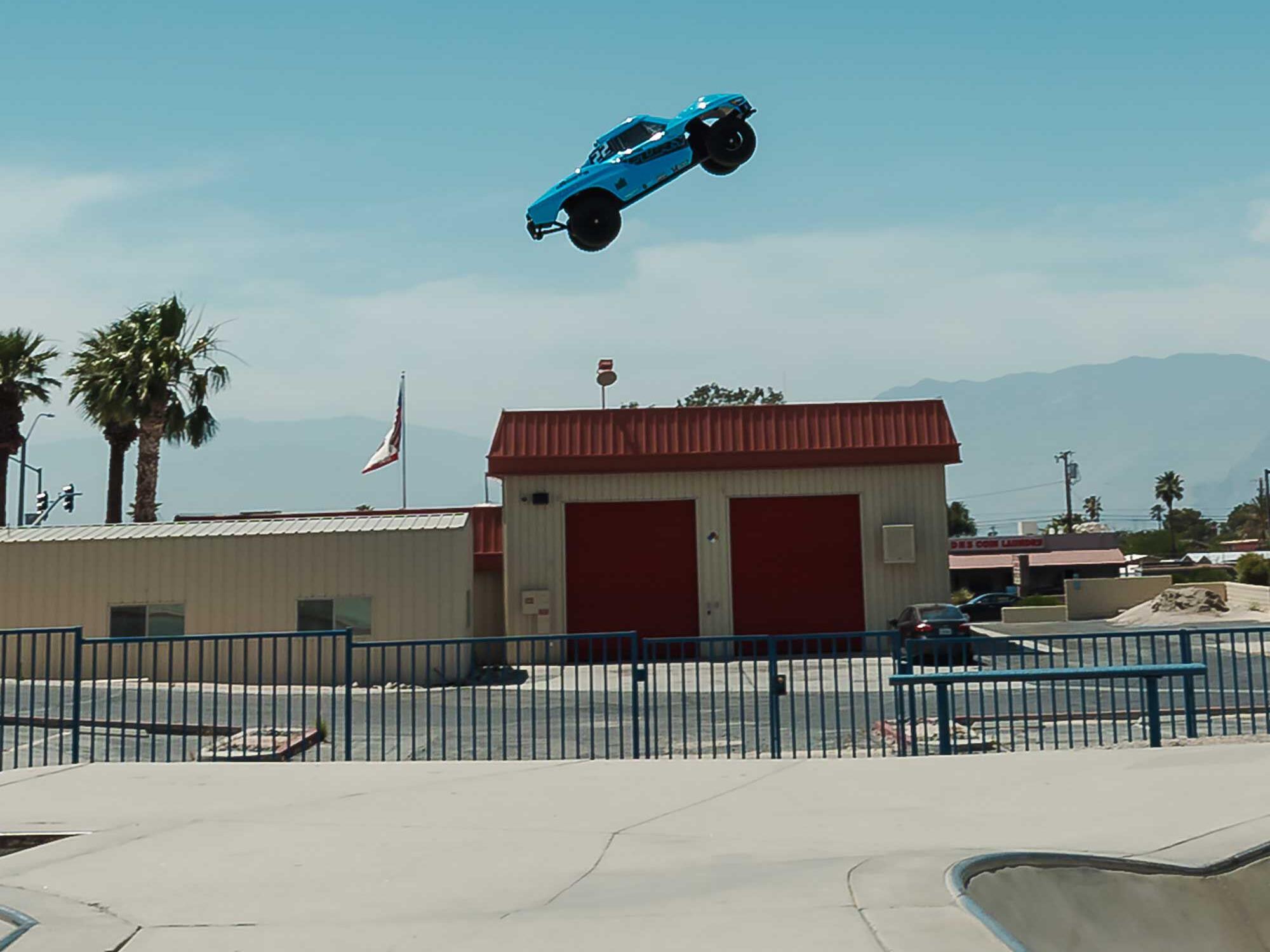 Arrma FURY 2WD (With Battery/Charger) Blue-16