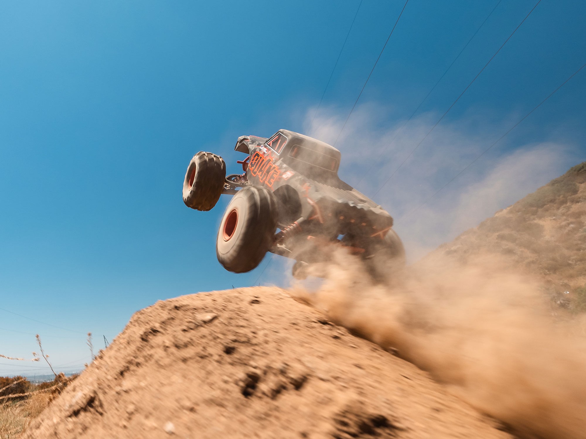 Arrma 1/10 QUAKE 223S DSC 2WD RTR Brushless Monster Truck, Red-21