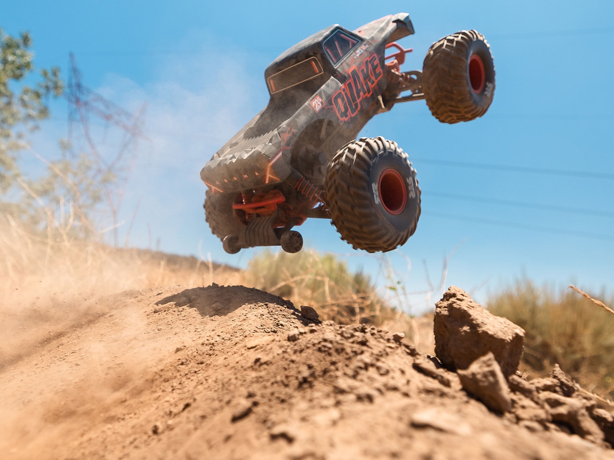 Arrma 1/10 QUAKE 223S DSC 2WD RTR Brushless Monster Truck, Red-22