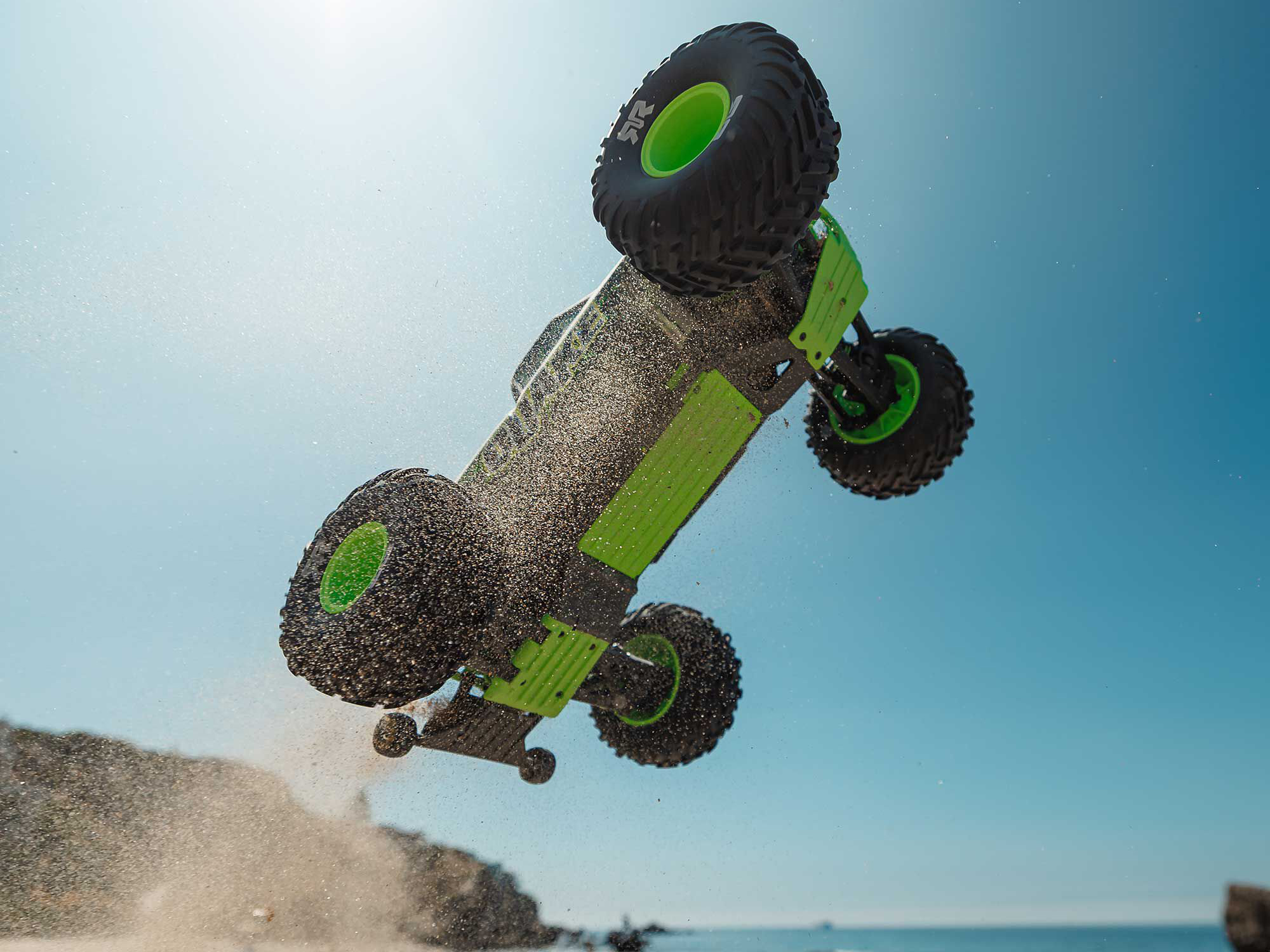 1/10 QUAKE 223S DSC 2WD RTR Brushless Monster Truck, Green-15