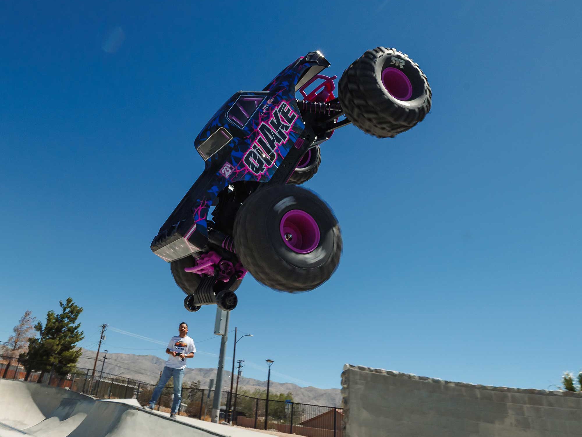 Arrma 1/10 QUAKE 223S DSC 2WD RTR Brushless Monster Truck, Purple-22