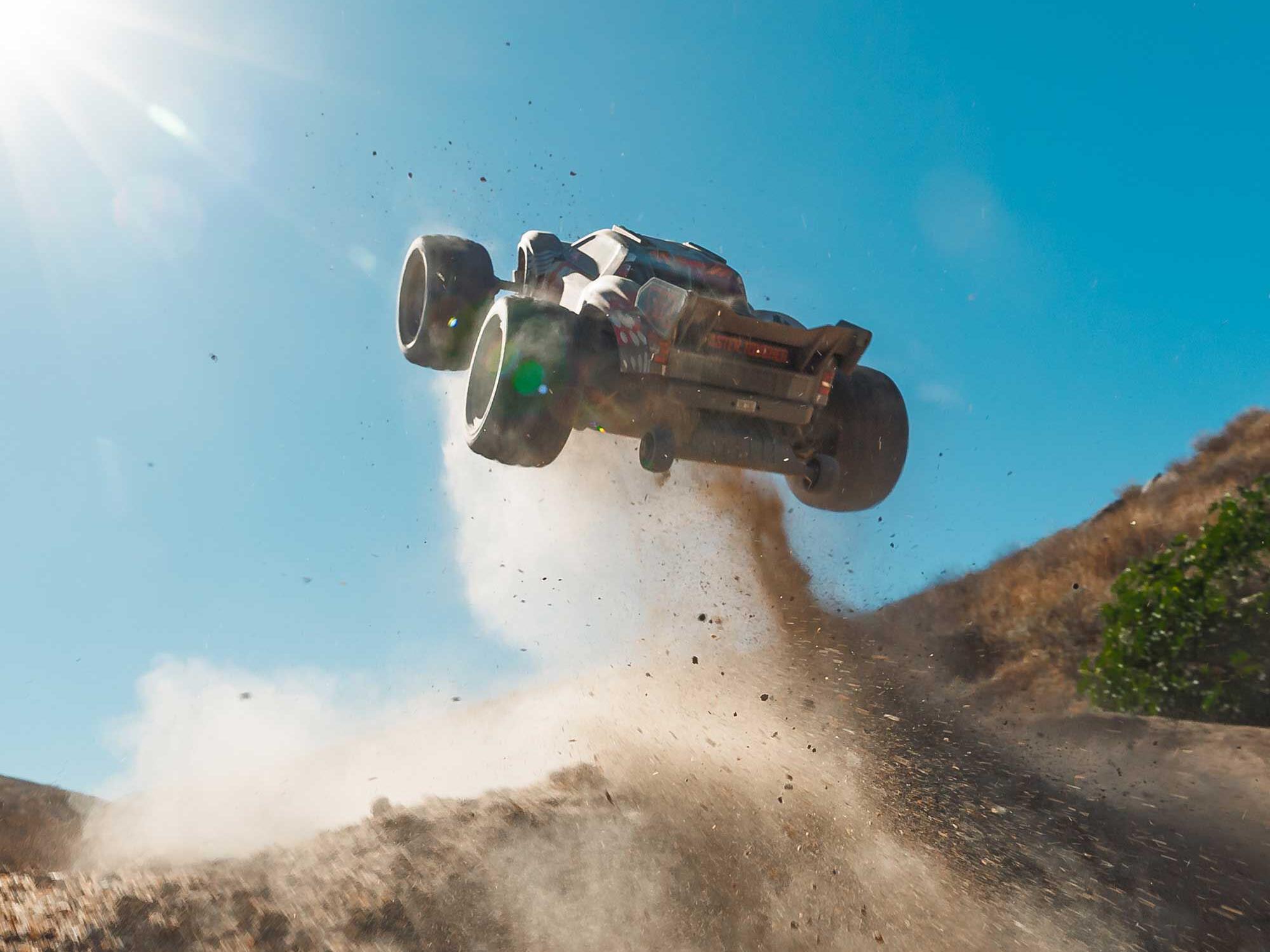 1/10 VORTEKS 223S BLX 4X4 Stadium Truck RTR with DSC Red-18