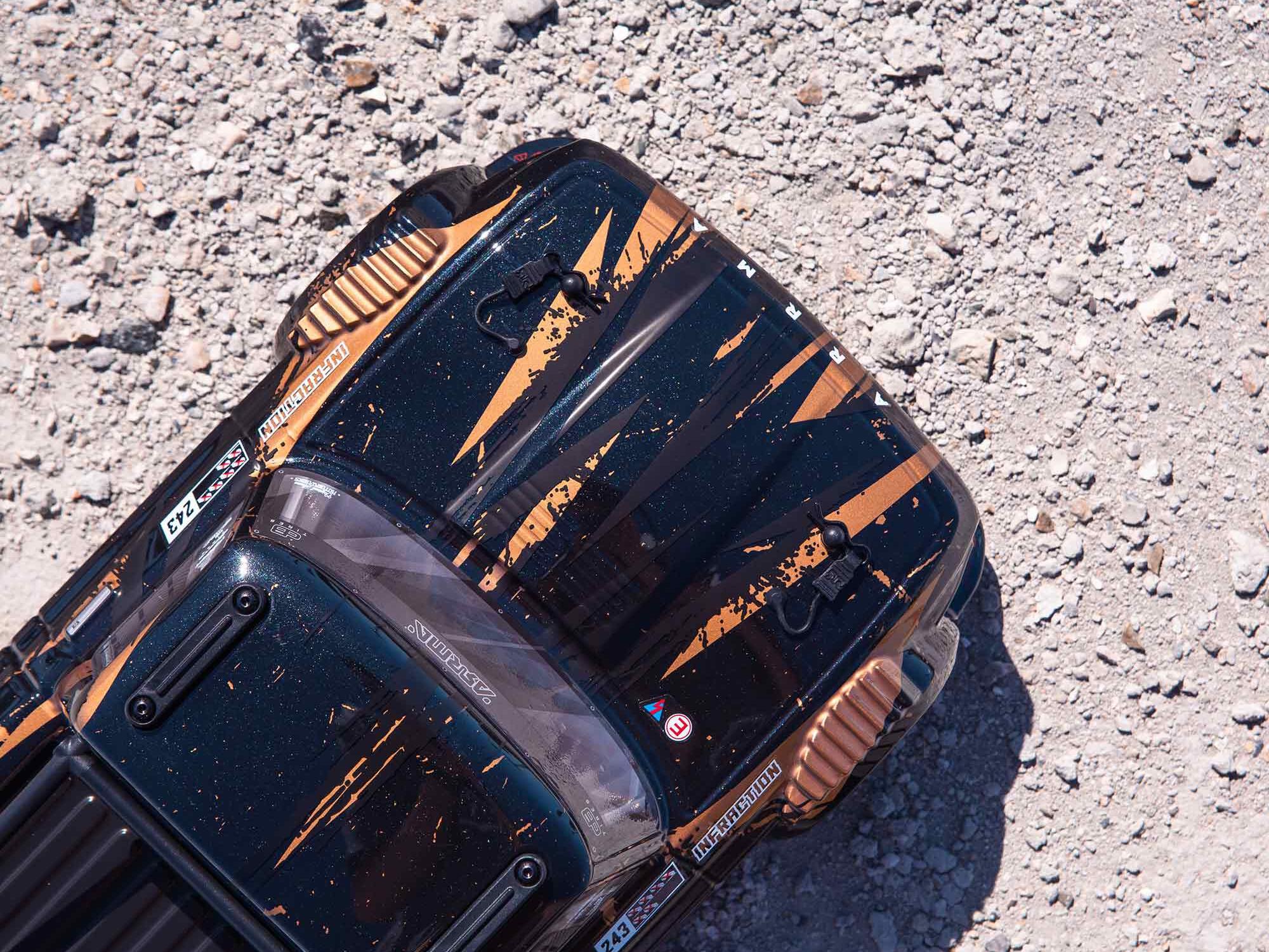 1/8 INFRACTION 3S 4X4 BLX Resto-Mod Truck RTR Black/Gold-13