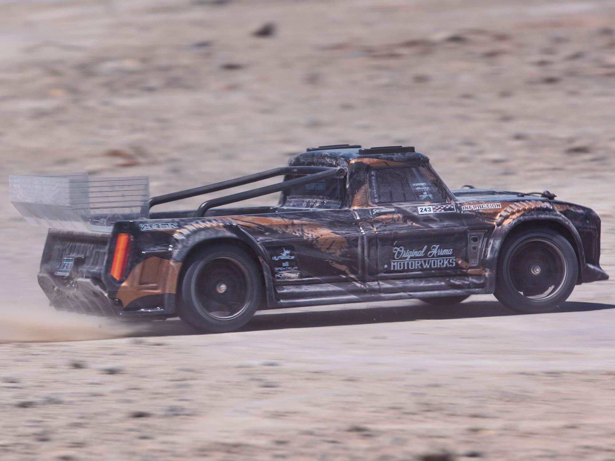 1/8 INFRACTION 3S 4X4 BLX Resto-Mod Truck RTR Black/Gold-14