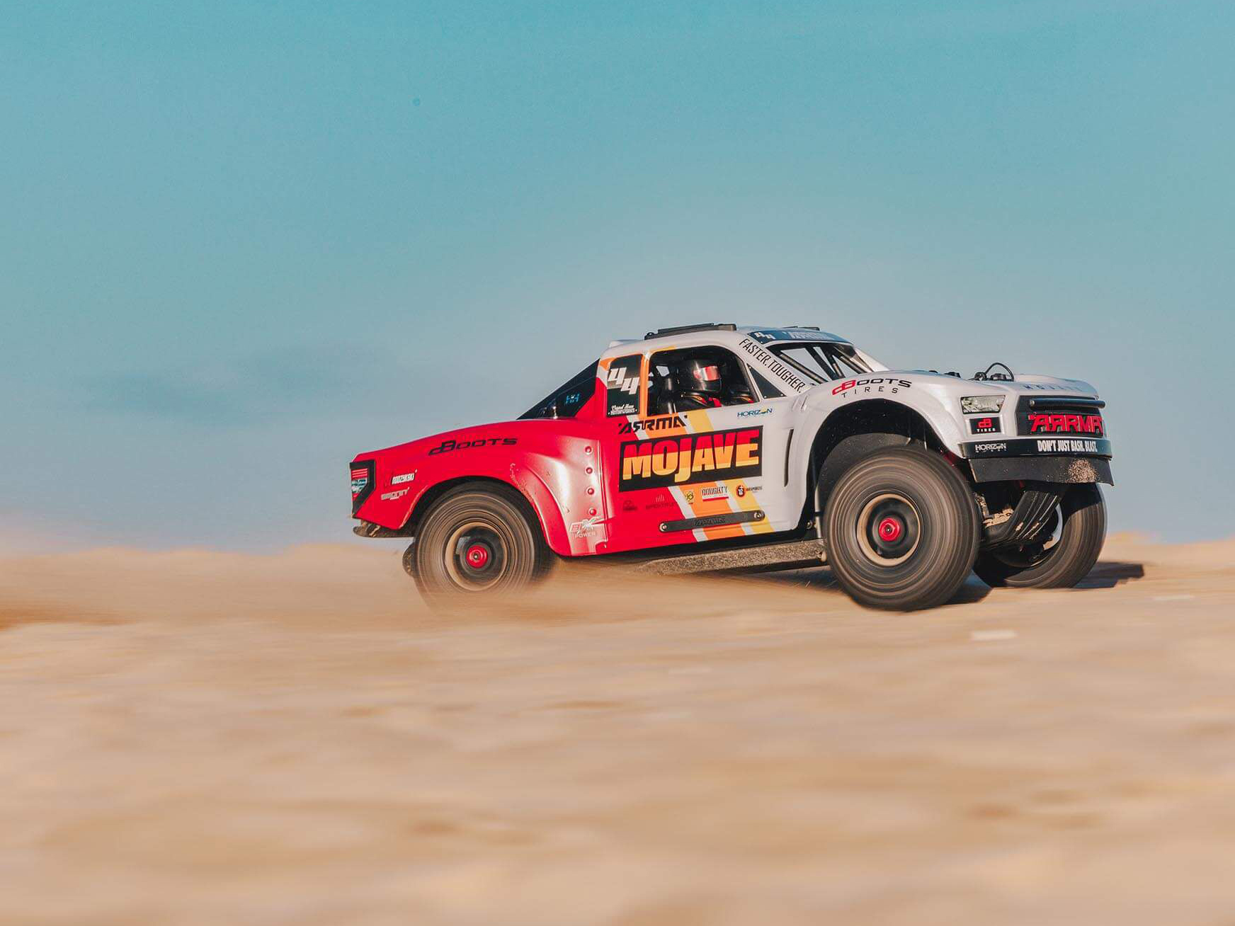 Arrma 1/8 MOJAVE 4X4 4S BLX Desert Truck RTR - White-32